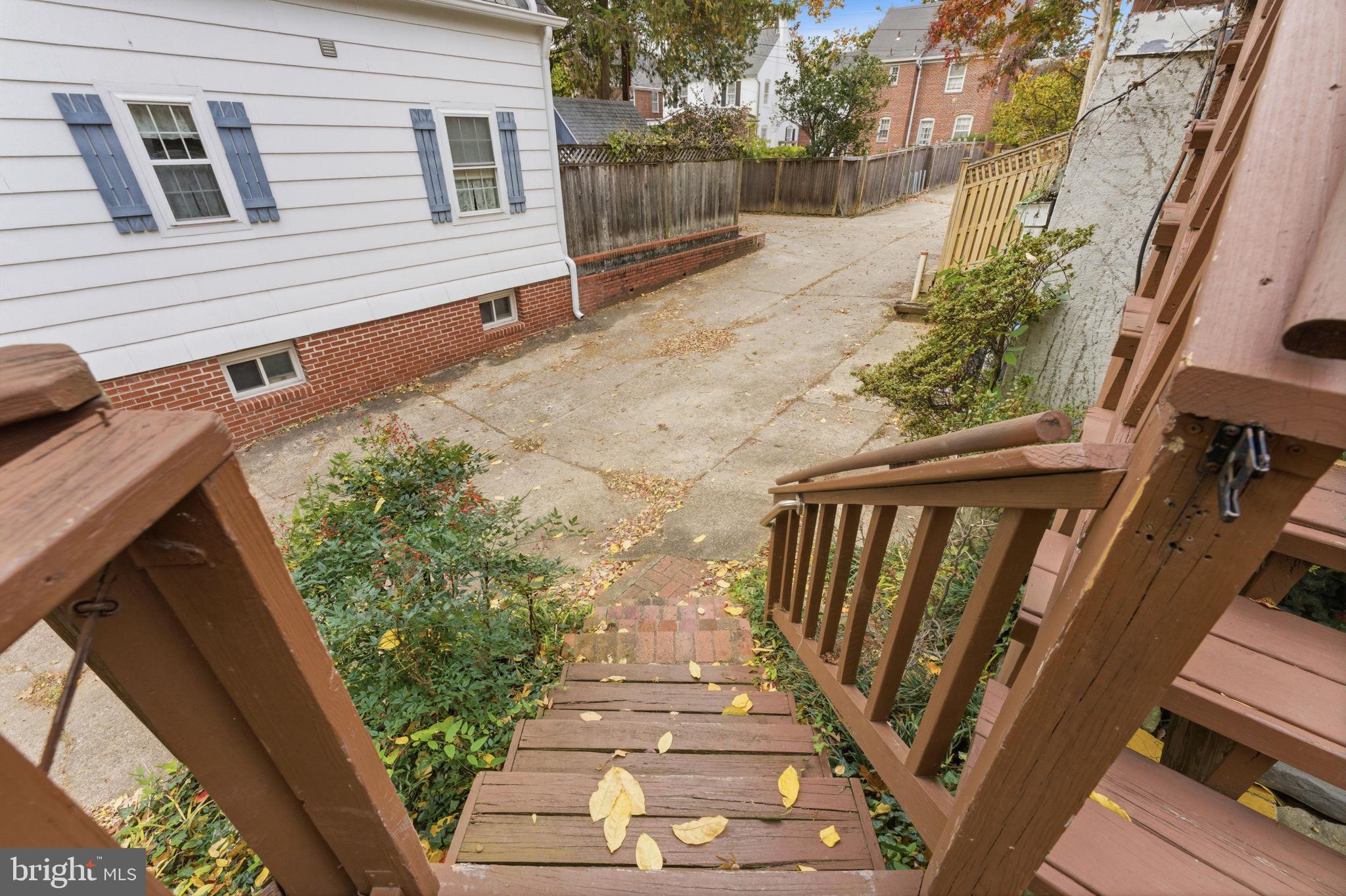 AMERICAN UNIVERSITY PARK - Residential