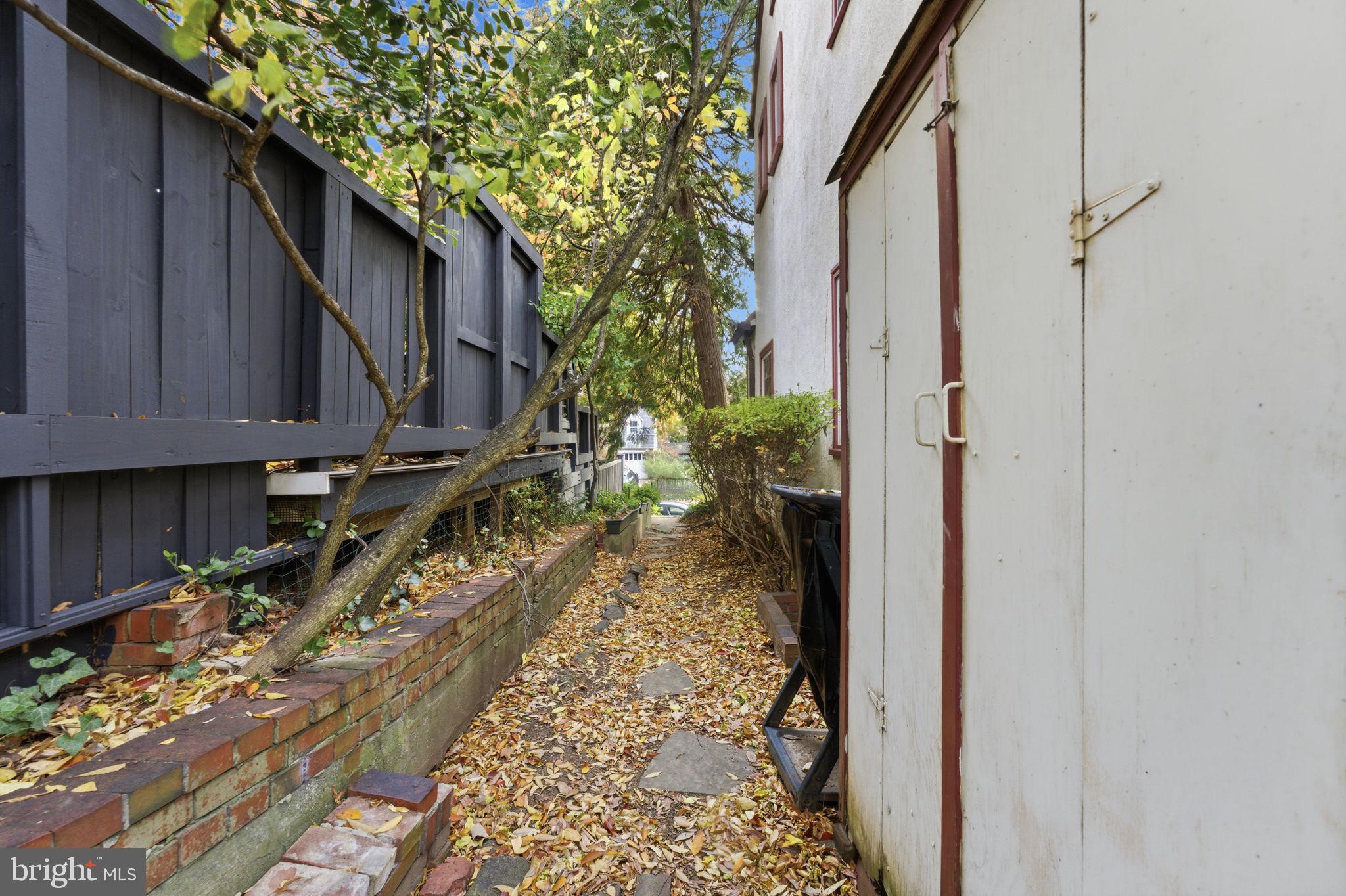 AMERICAN UNIVERSITY PARK - Residential