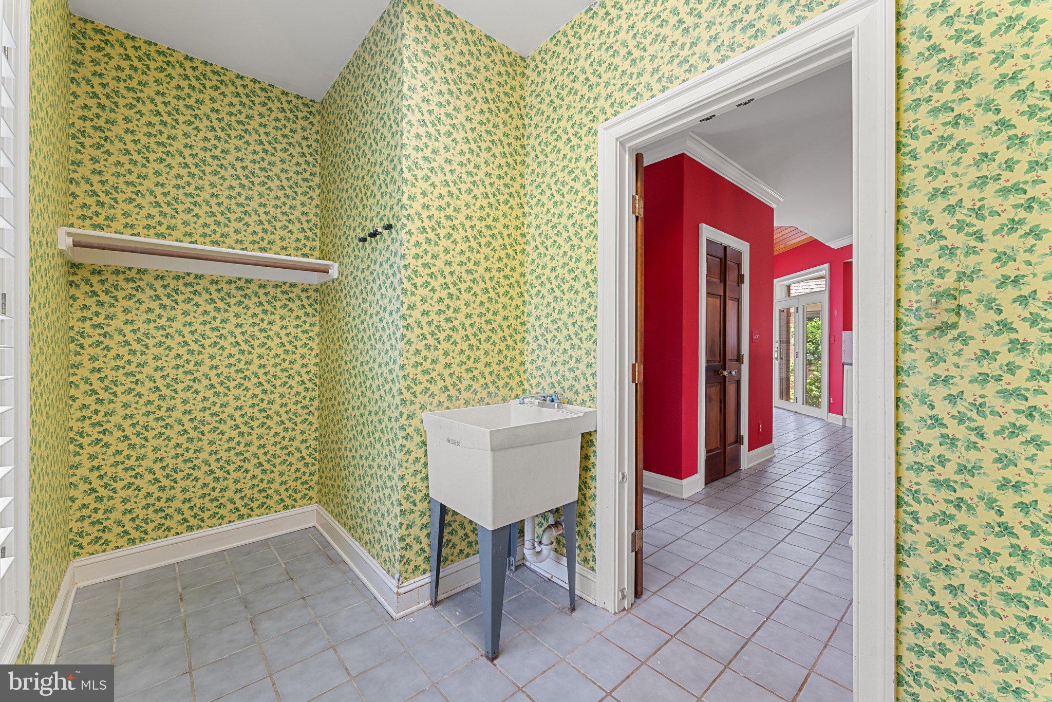 BRENT-TURF ACRES - Residential