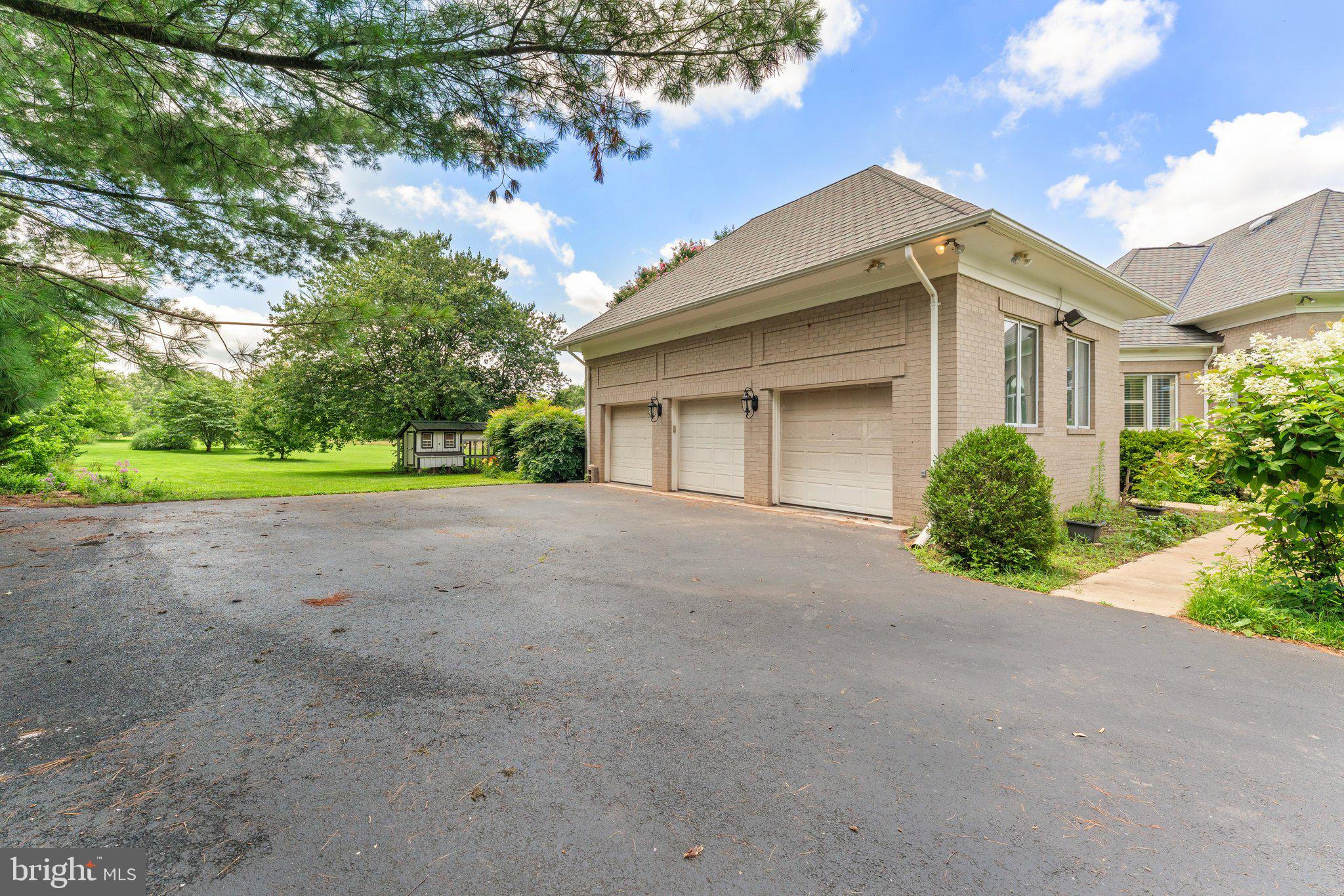 BRENT-TURF ACRES - Residential