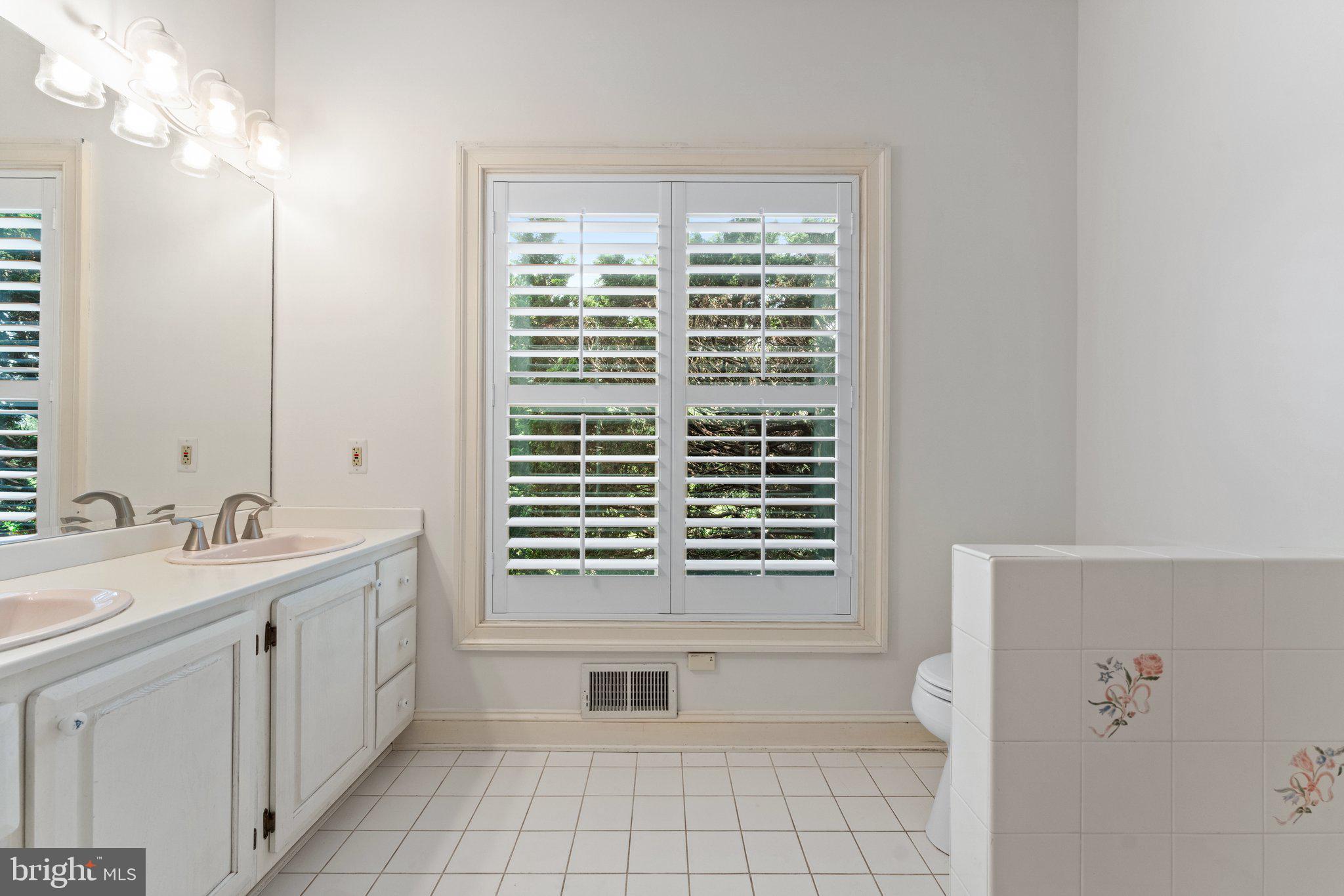 BRENT-TURF ACRES - Residential