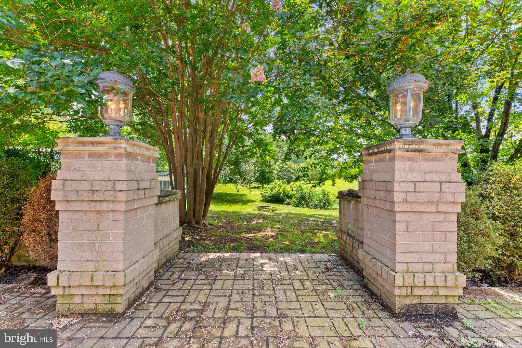 BRENT-TURF ACRES - Residential