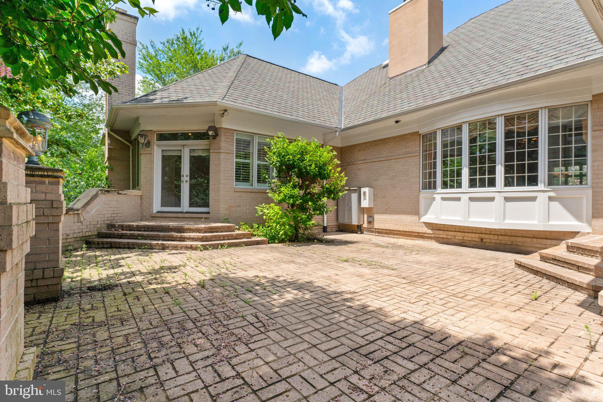 BRENT-TURF ACRES - Residential