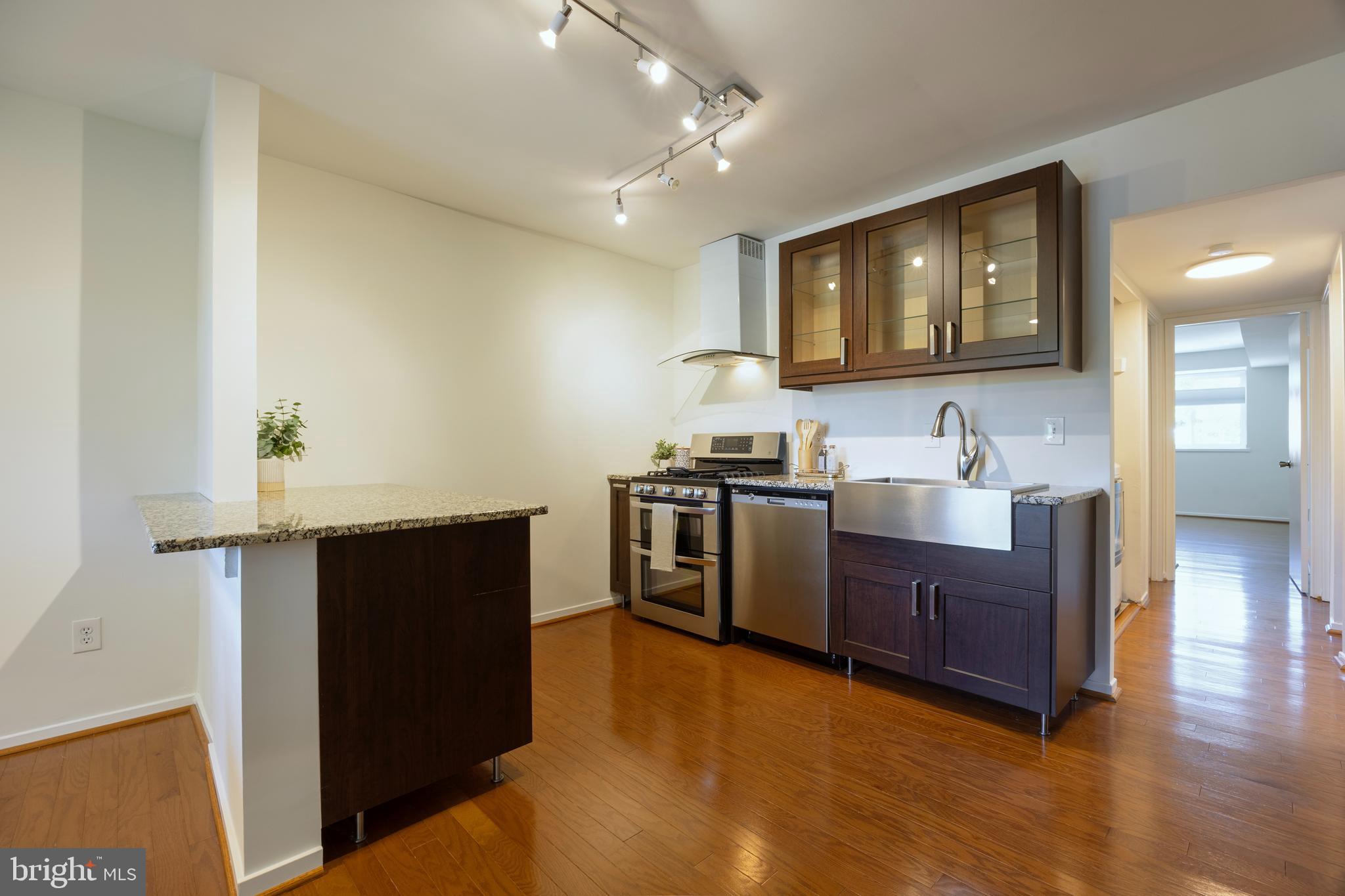 1643 PARKCREST CIRCLE 7C/201