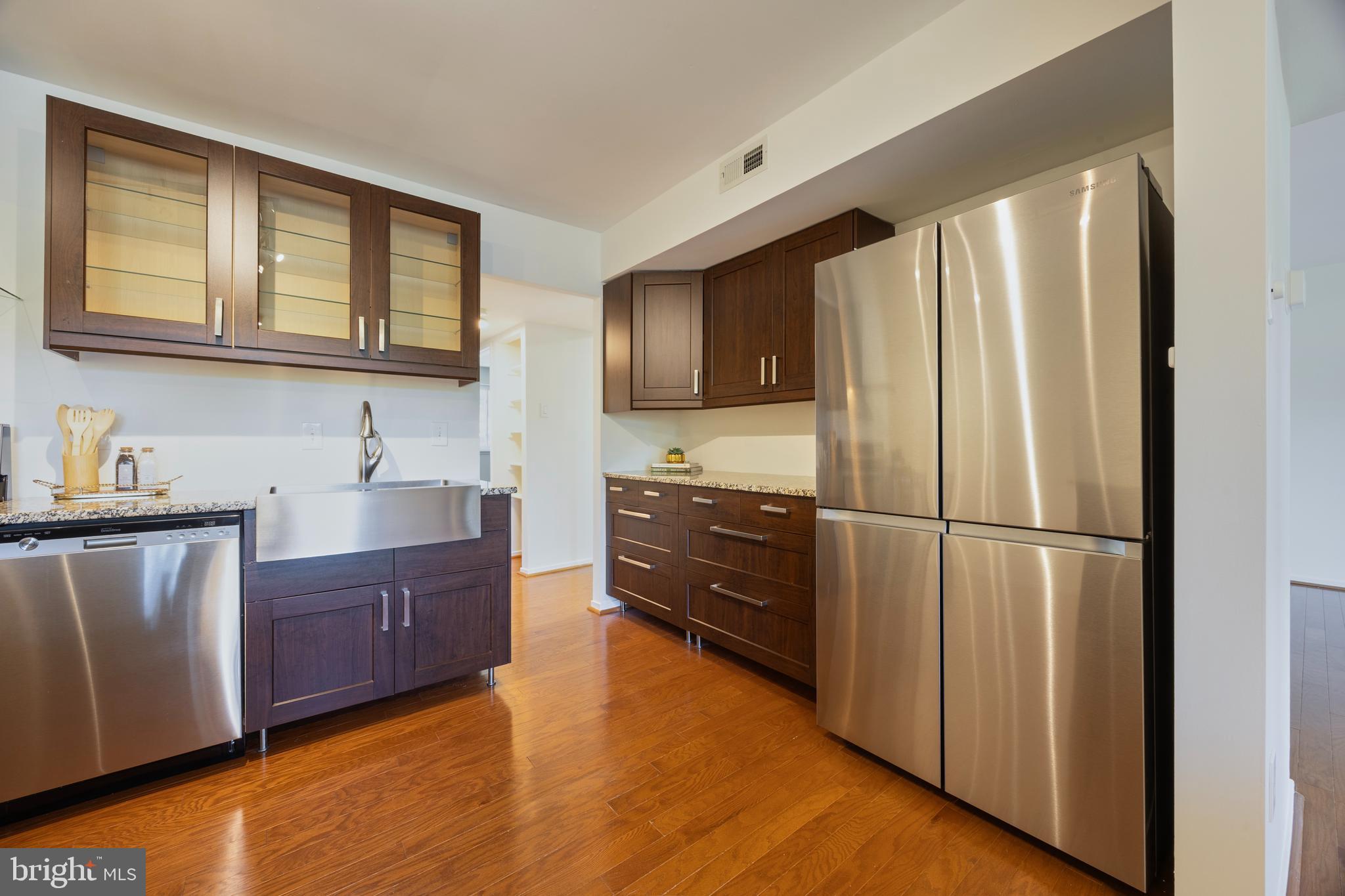 1643 PARKCREST CIRCLE 7C/201