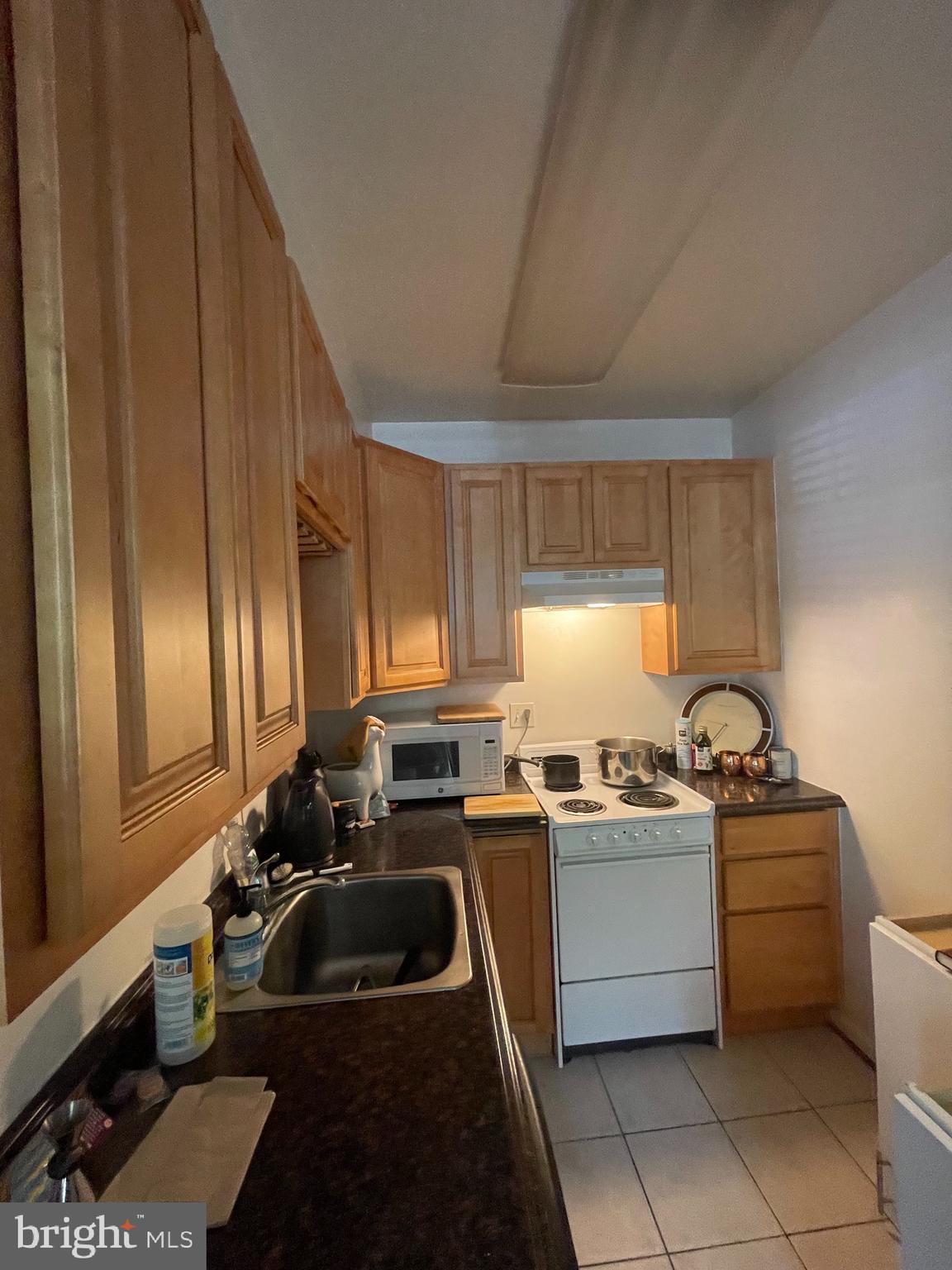 COLONIAL VILLAGE I - Residential Lease