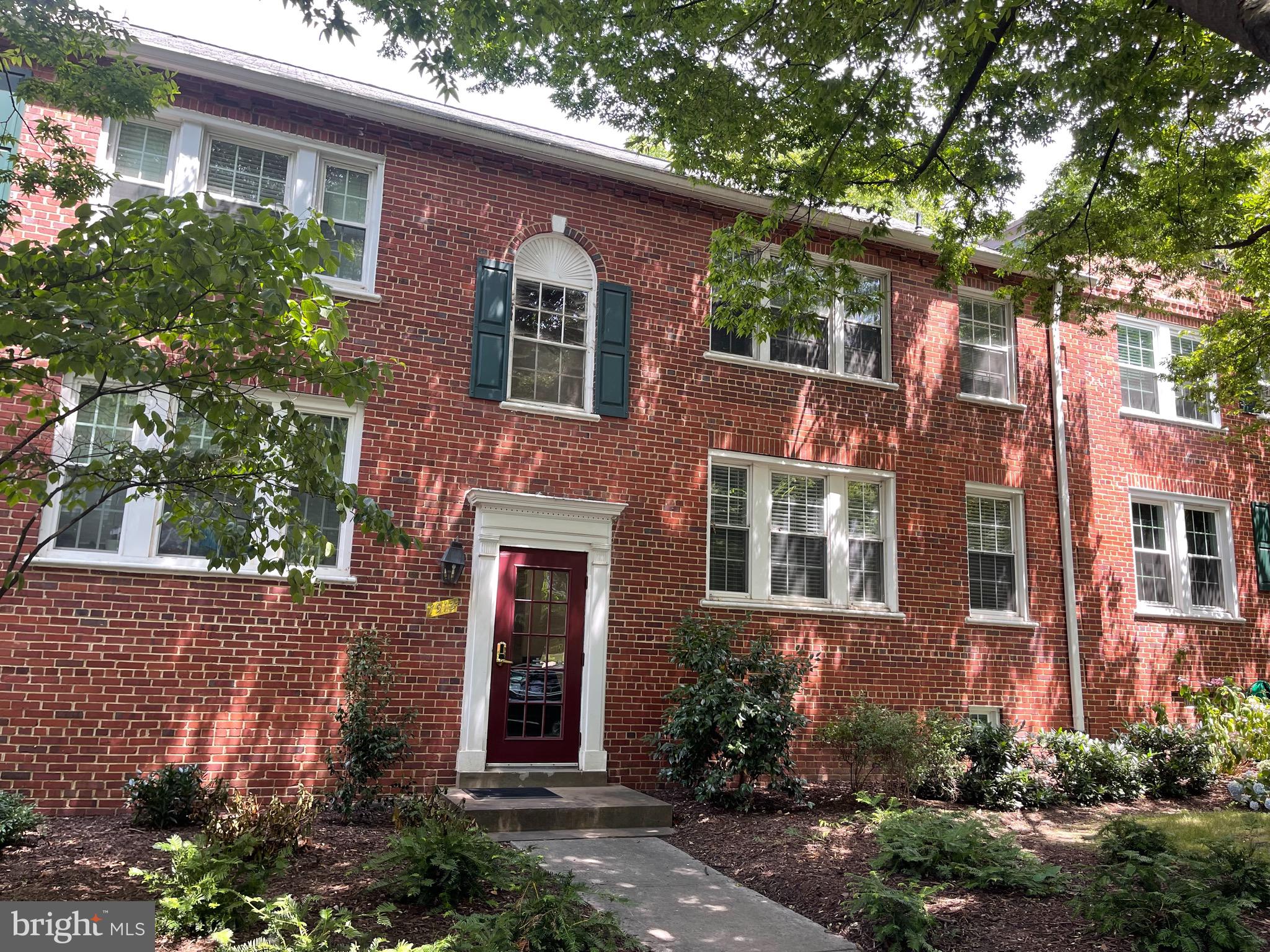 COLONIAL VILLAGE I - Residential Lease