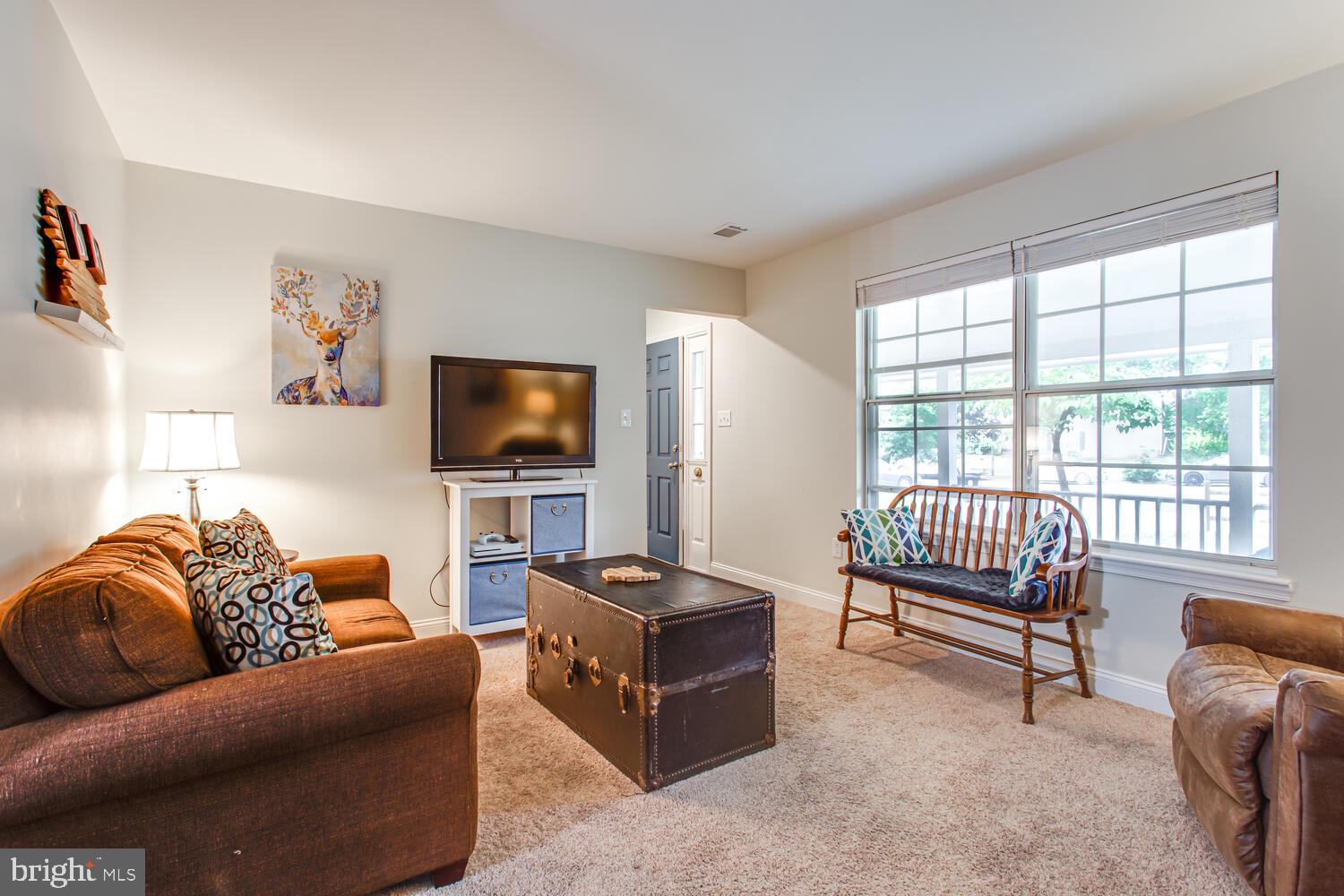 SHANNON SQUARE - Residential