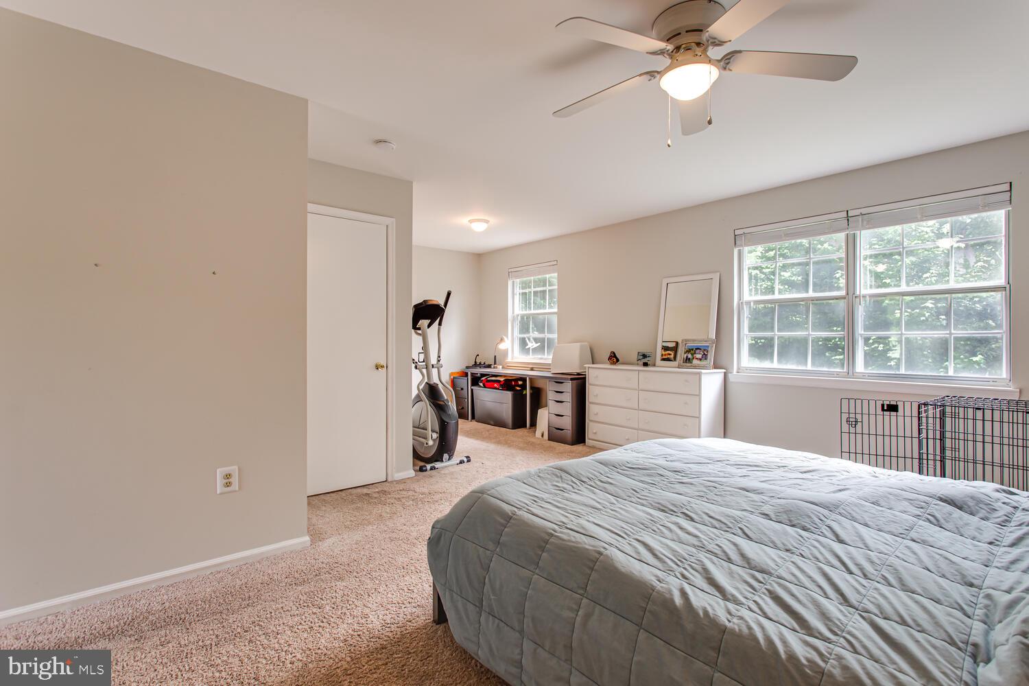 SHANNON SQUARE - Residential