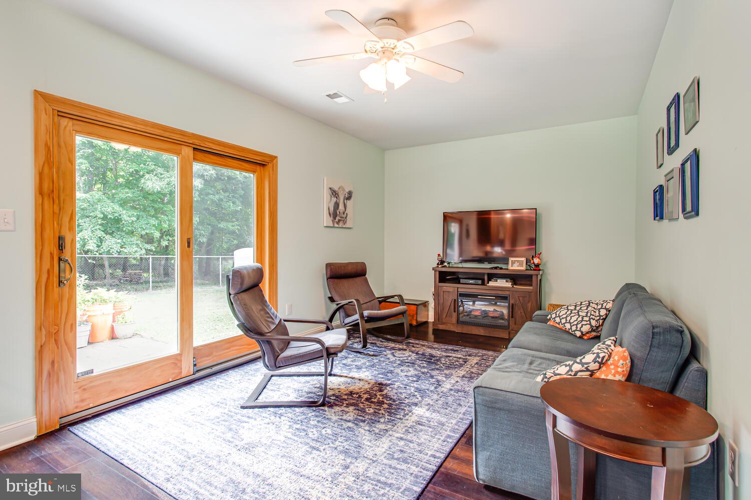 SHANNON SQUARE - Residential