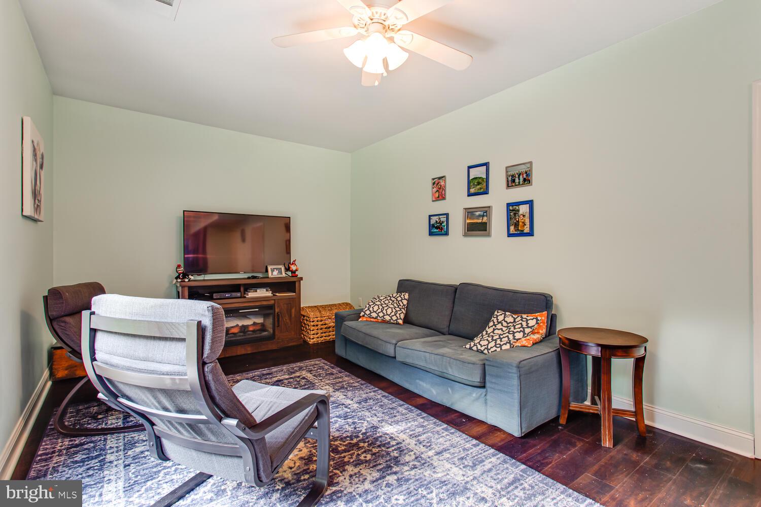 SHANNON SQUARE - Residential