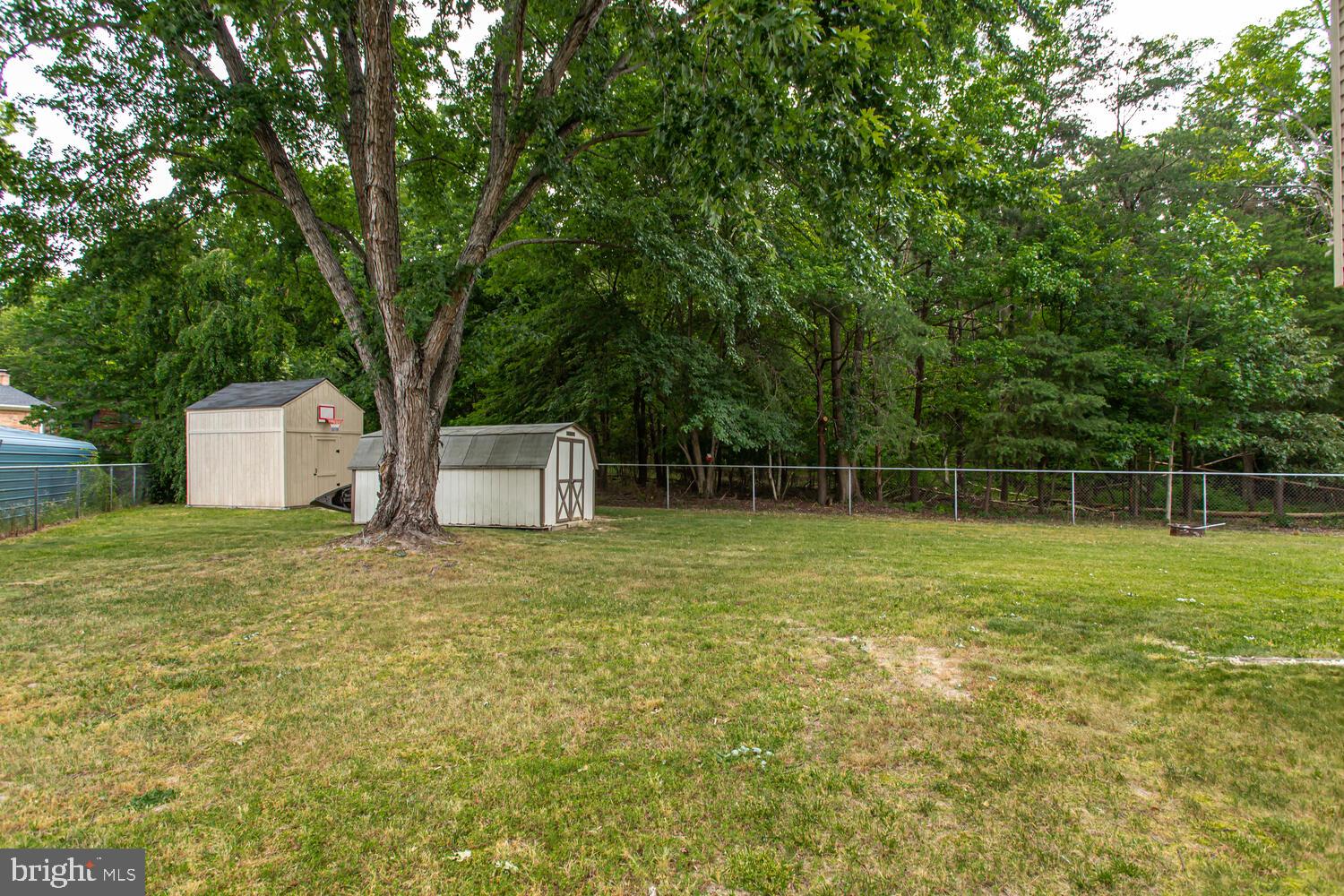 SHANNON SQUARE - Residential