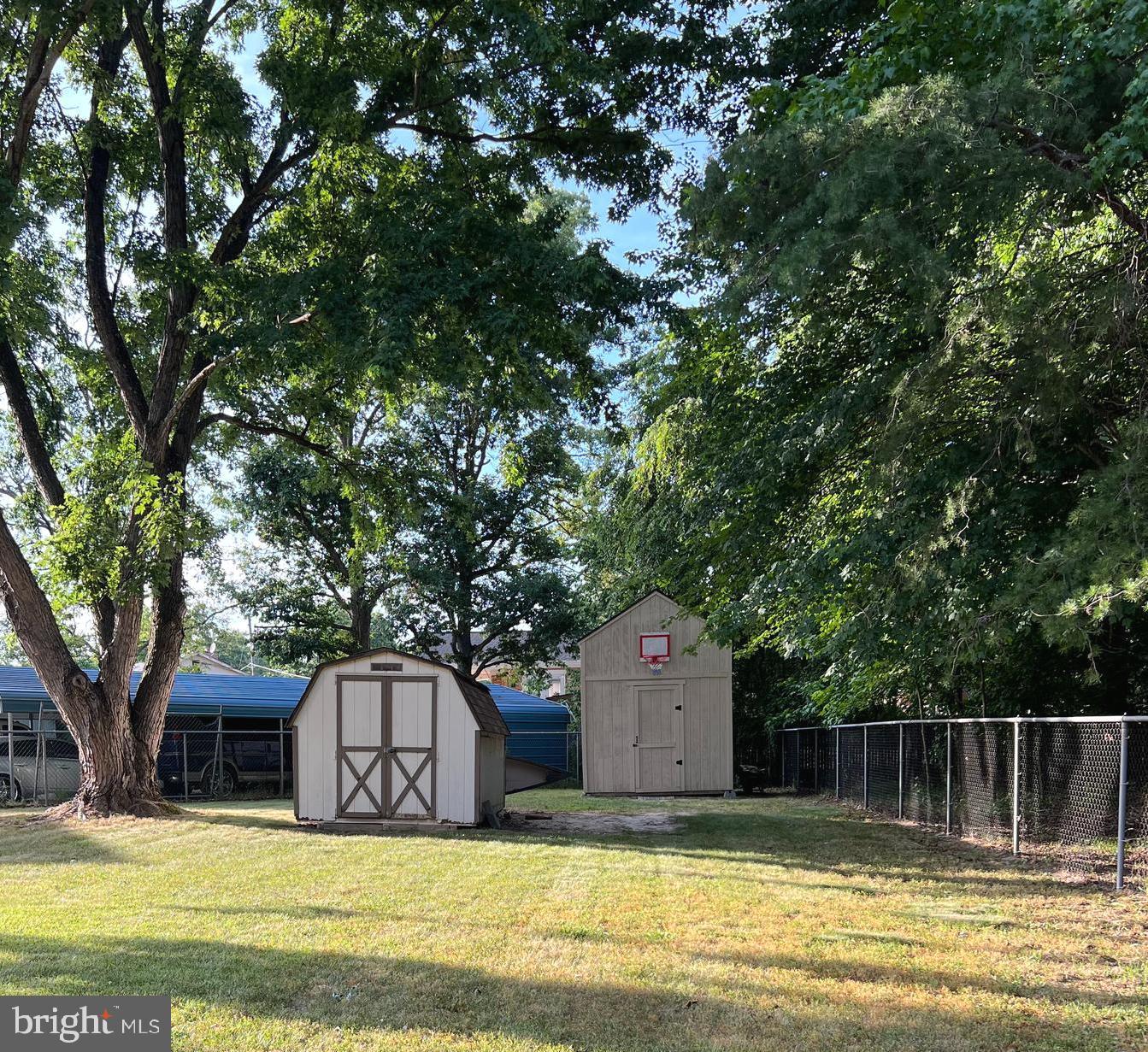 SHANNON SQUARE - Residential