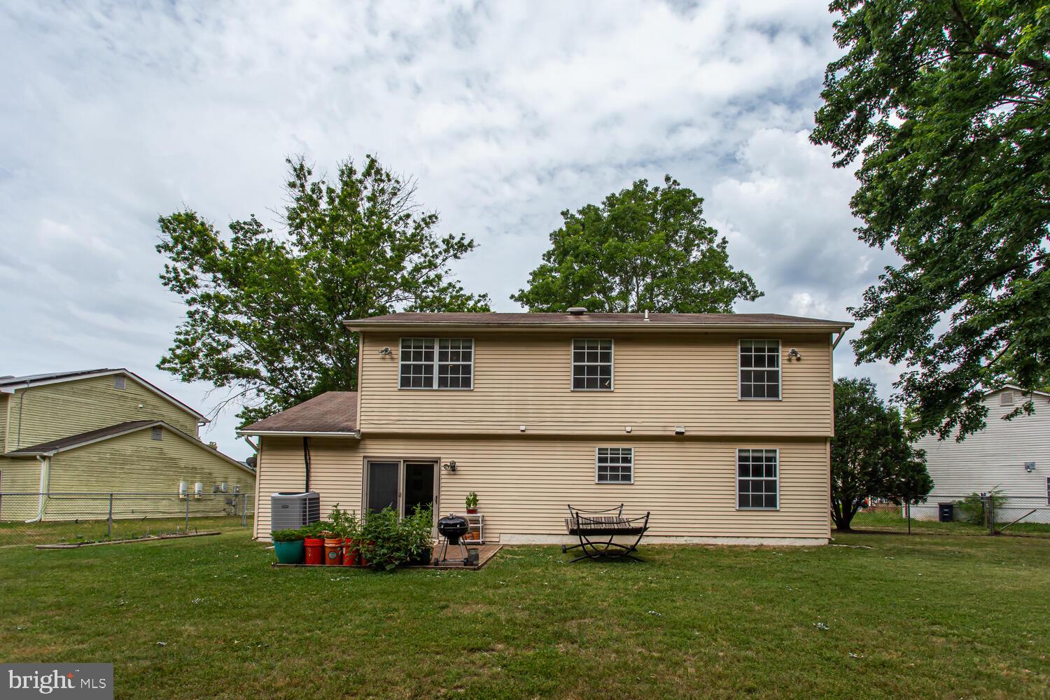 SHANNON SQUARE - Residential