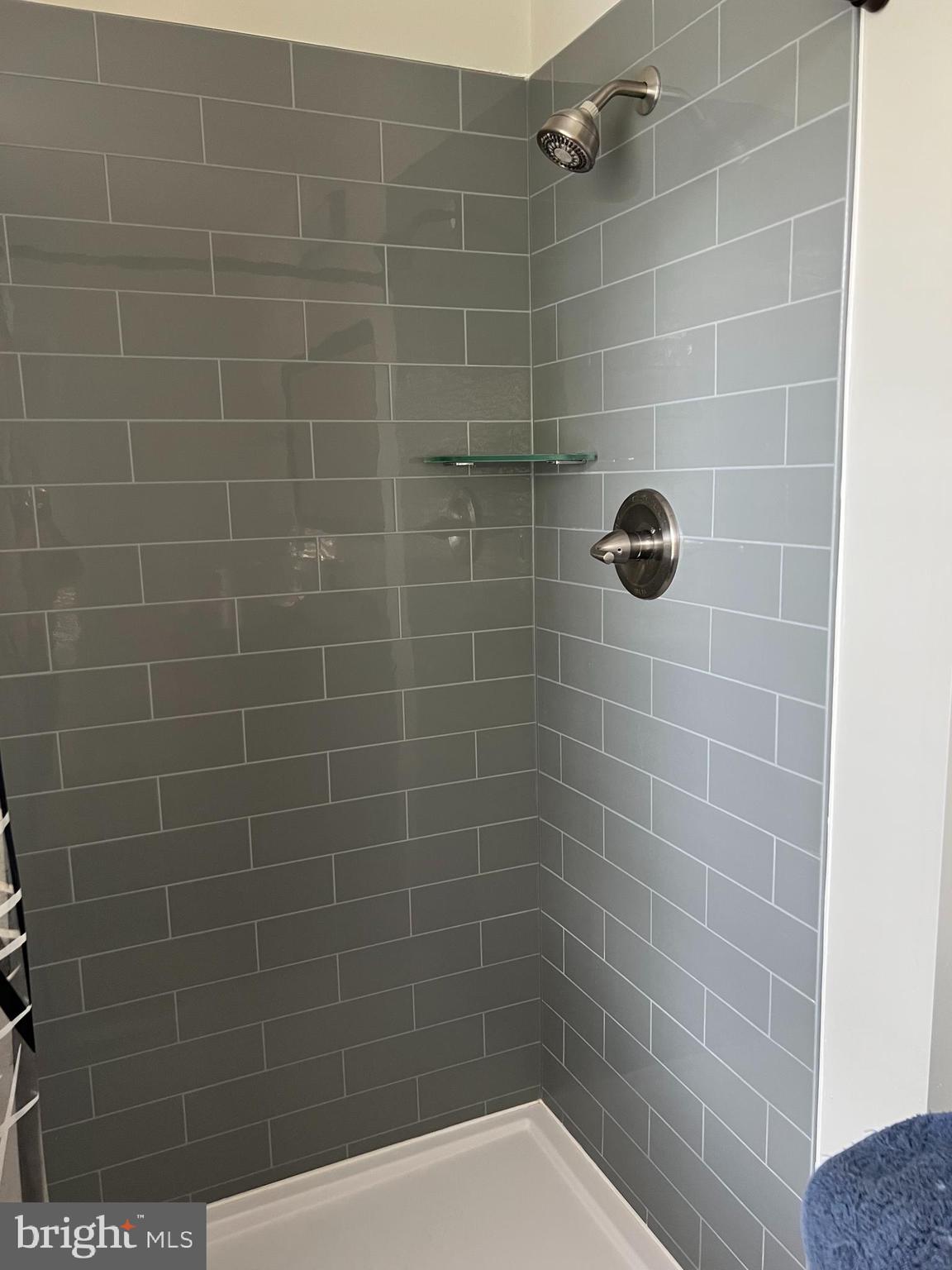 SHANNON SQUARE - Residential