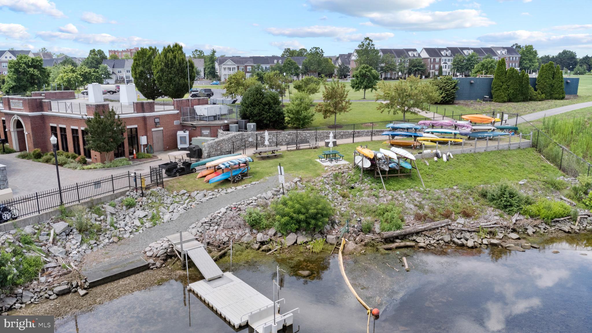 POTOMAC POINTE CONDOMINI - Residential