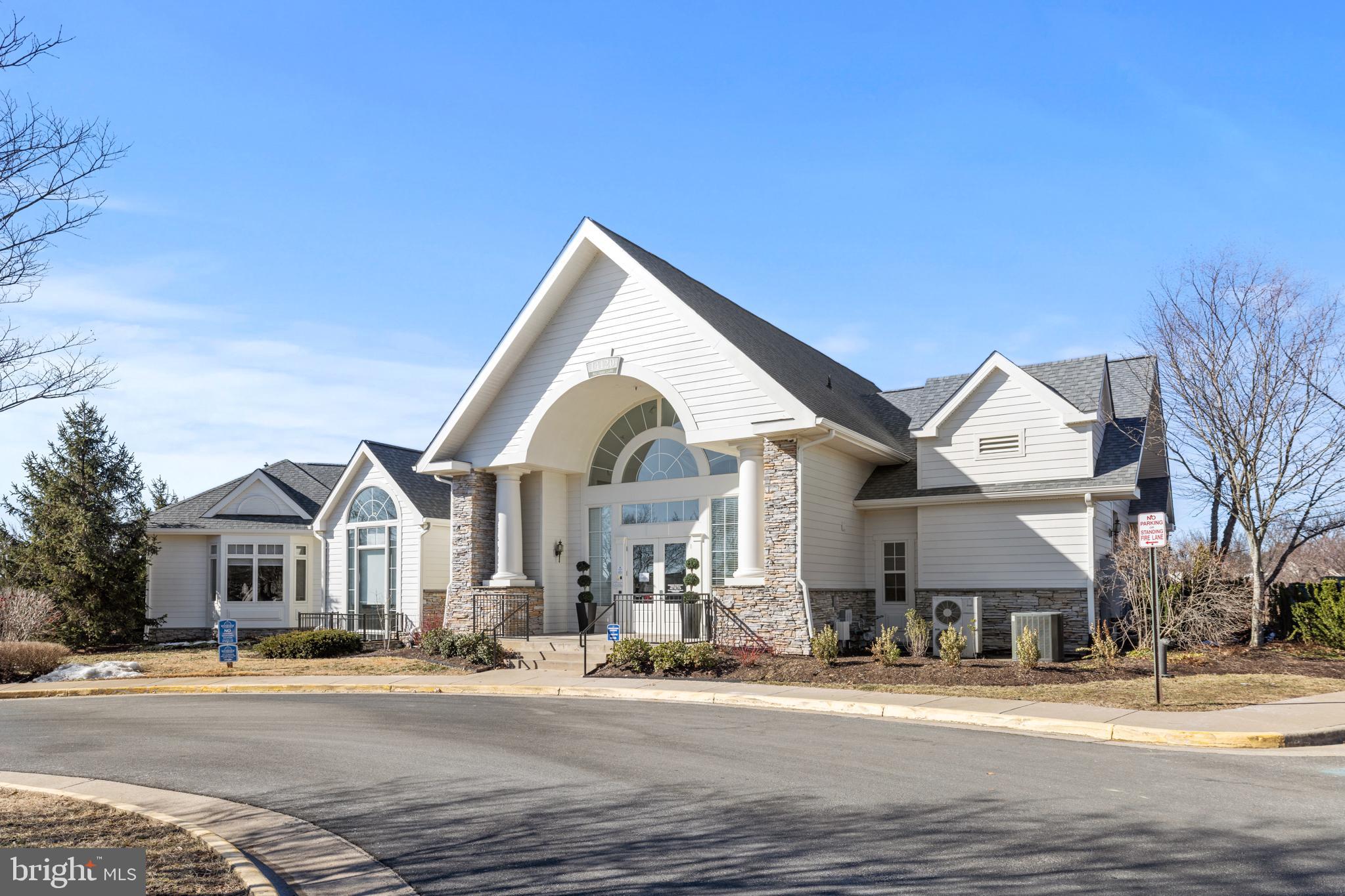 POTOMAC POINTE CONDOMINI - Residential