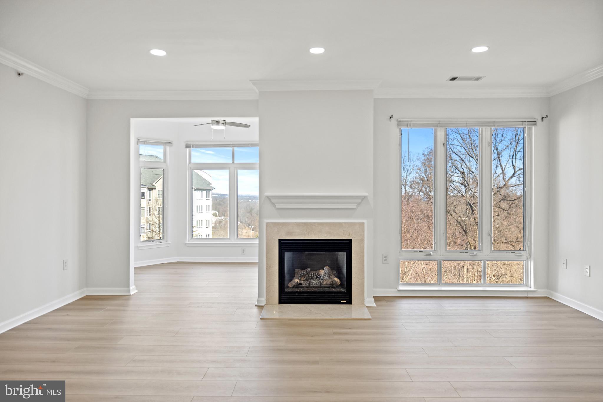 POTOMAC POINTE CONDOMINI - Residential