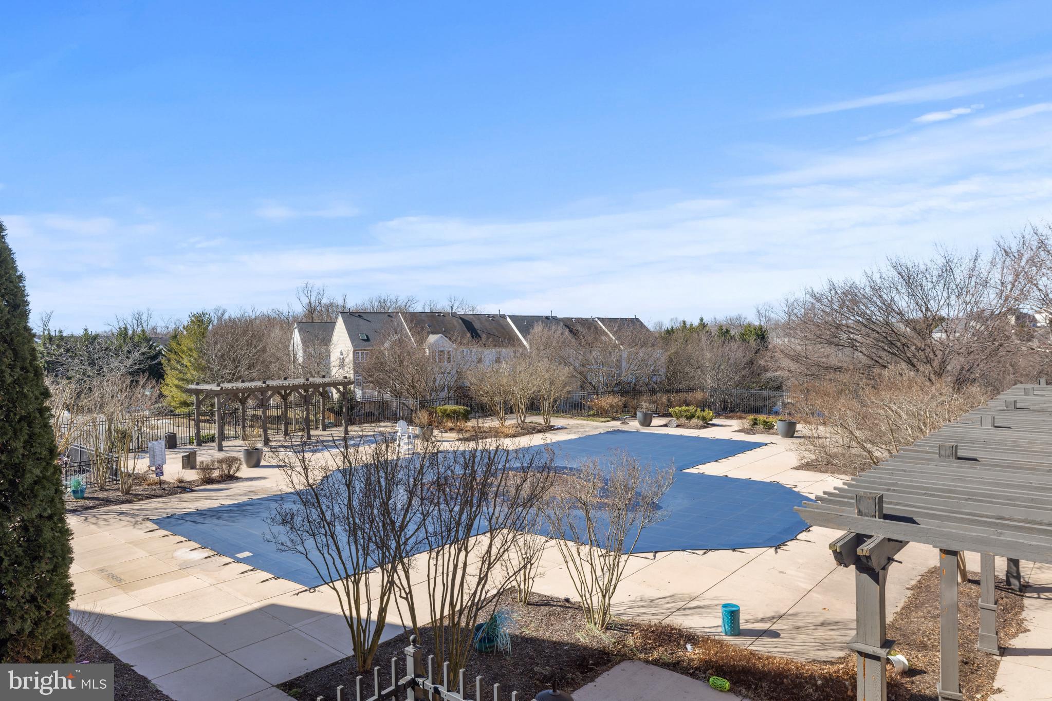 POTOMAC POINTE CONDOMINI - Residential