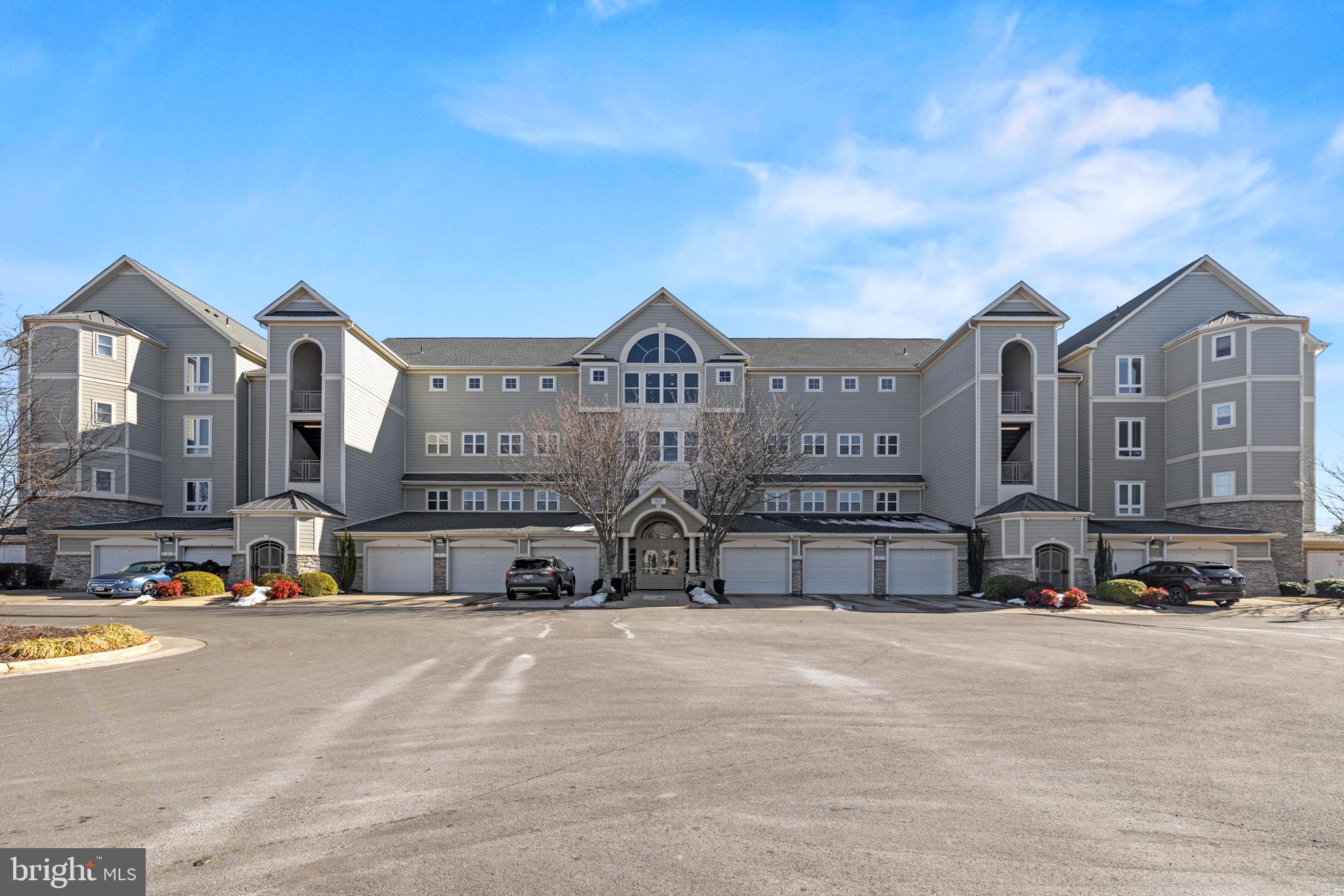 POTOMAC POINTE CONDOMINI - Residential