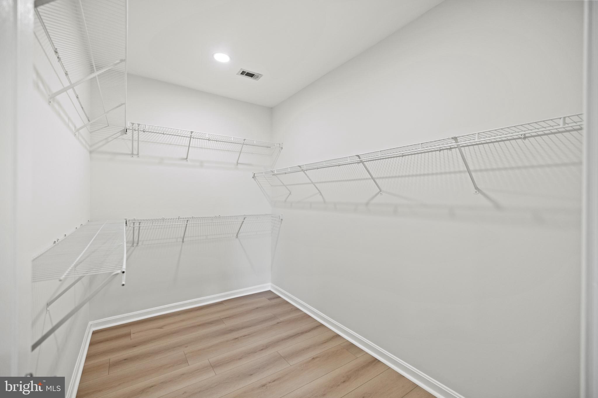 POTOMAC POINTE CONDOMINI - Residential