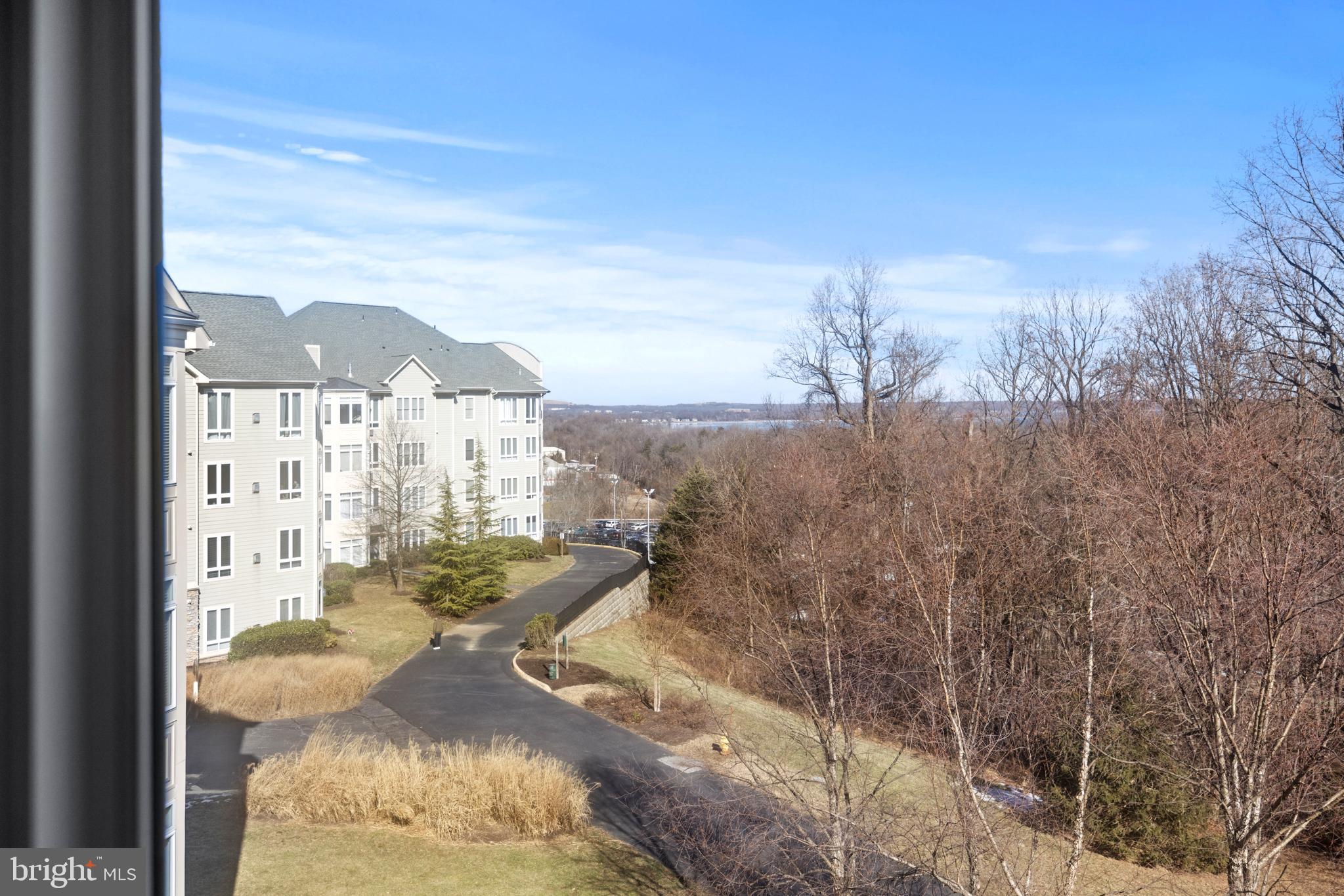 POTOMAC POINTE CONDOMINI - Residential