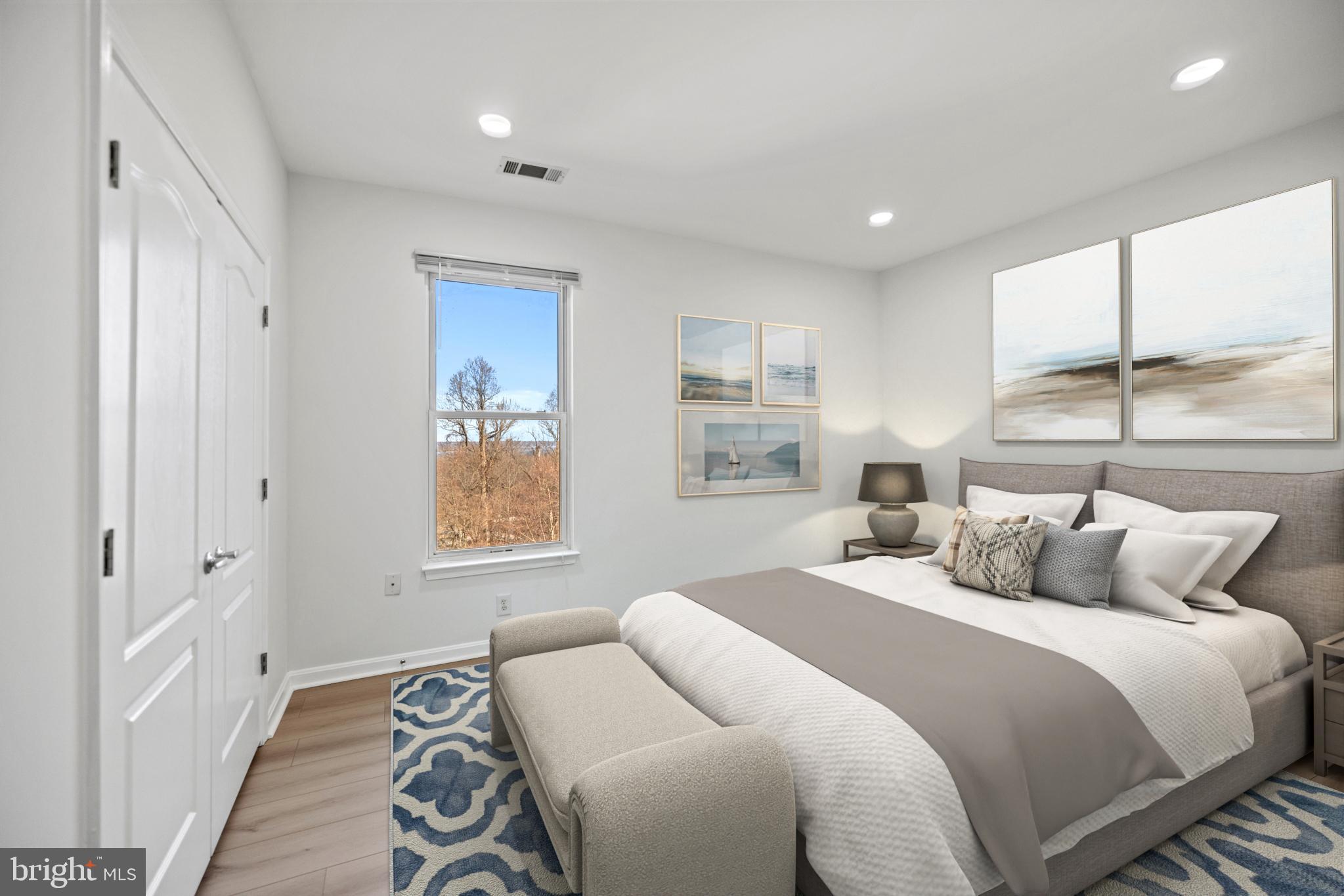 POTOMAC POINTE CONDOMINI - Residential