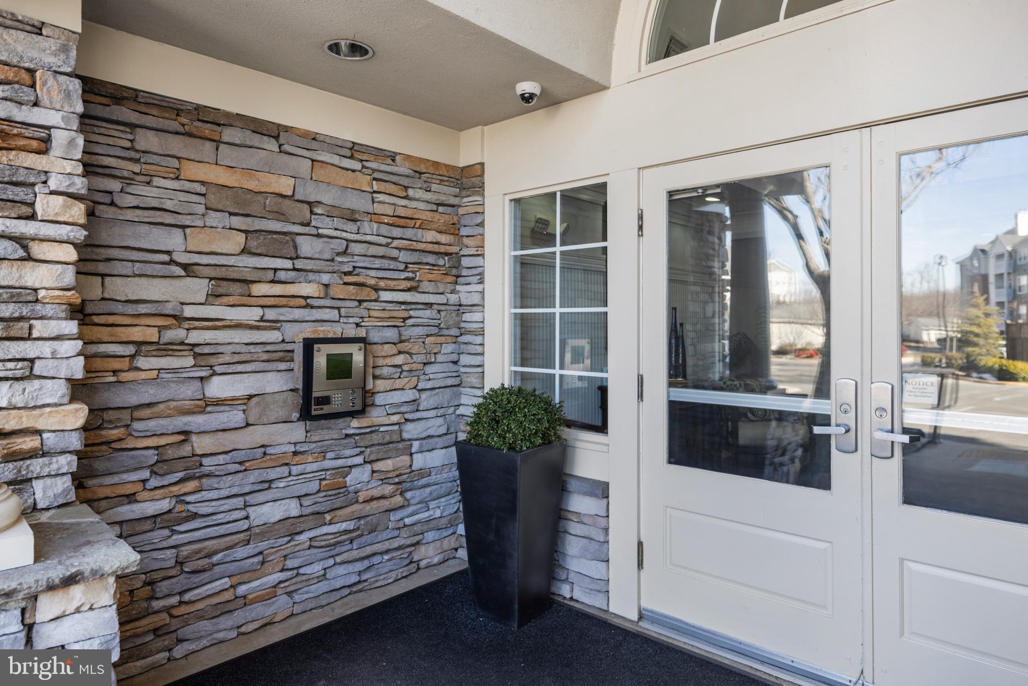 POTOMAC POINTE CONDOMINI - Residential