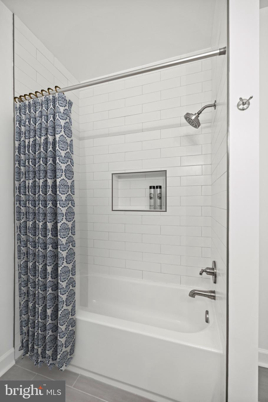 POTOMAC POINTE CONDOMINI - Residential