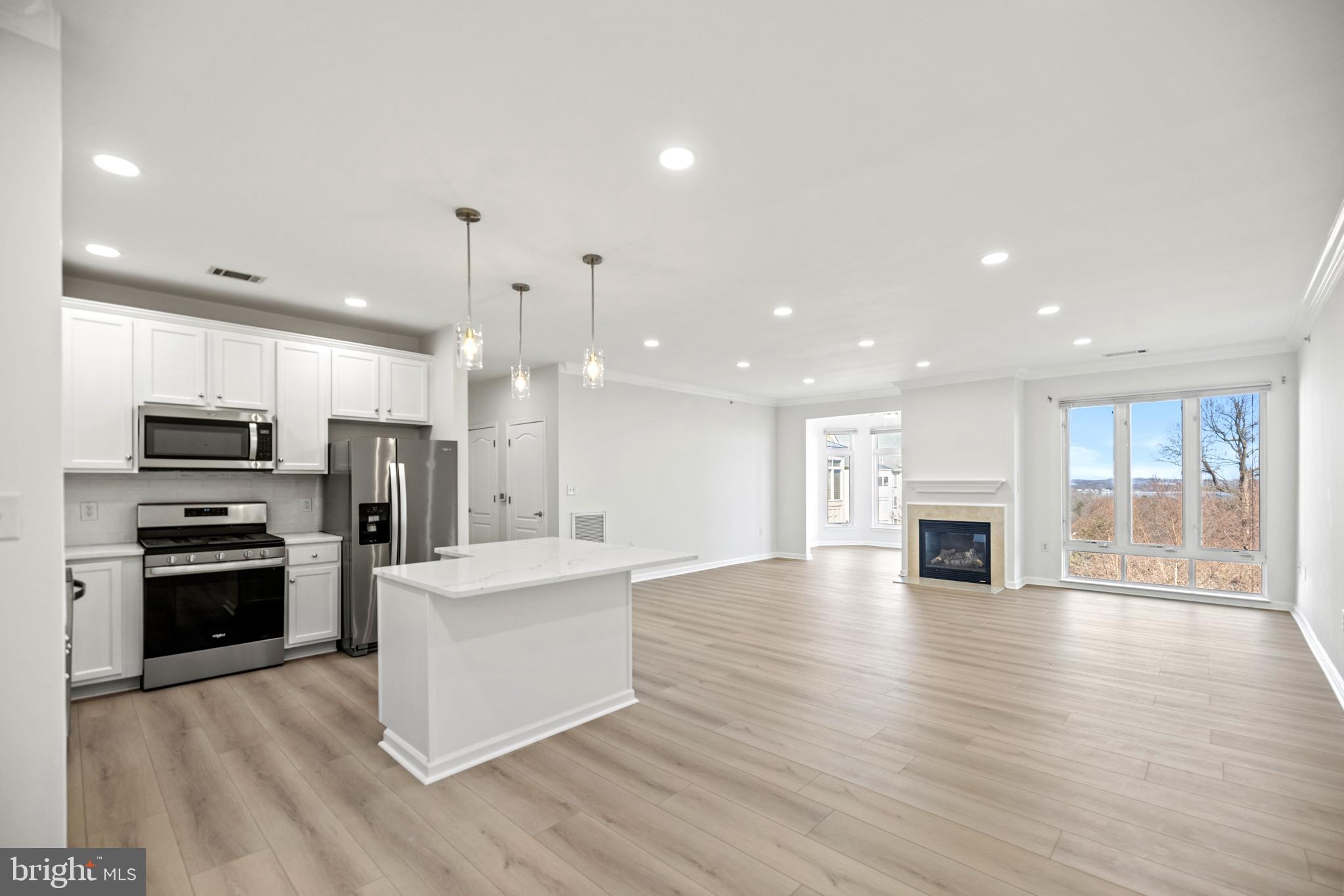 POTOMAC POINTE CONDOMINI - Residential