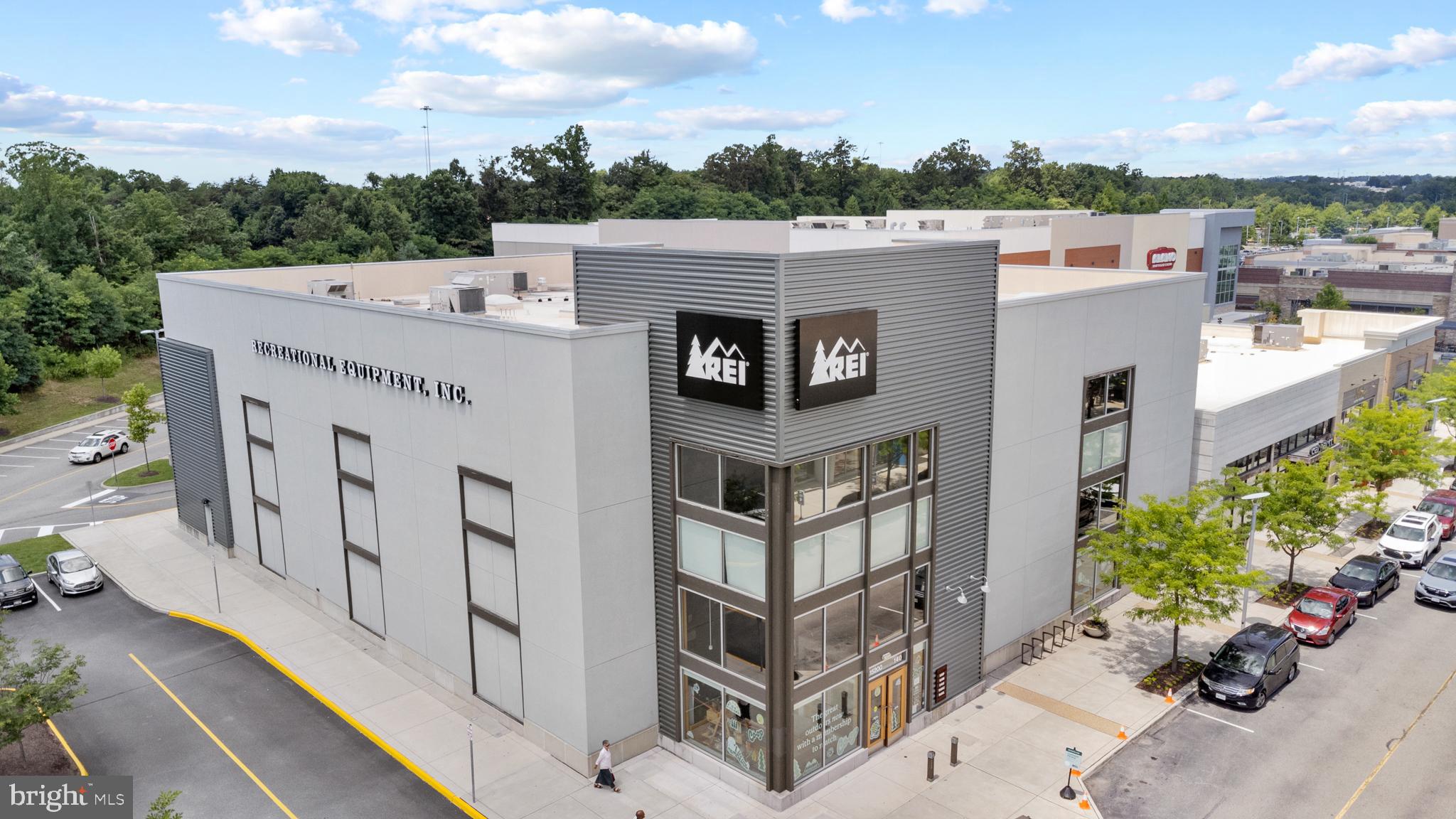 POTOMAC POINTE CONDOMINI - Residential