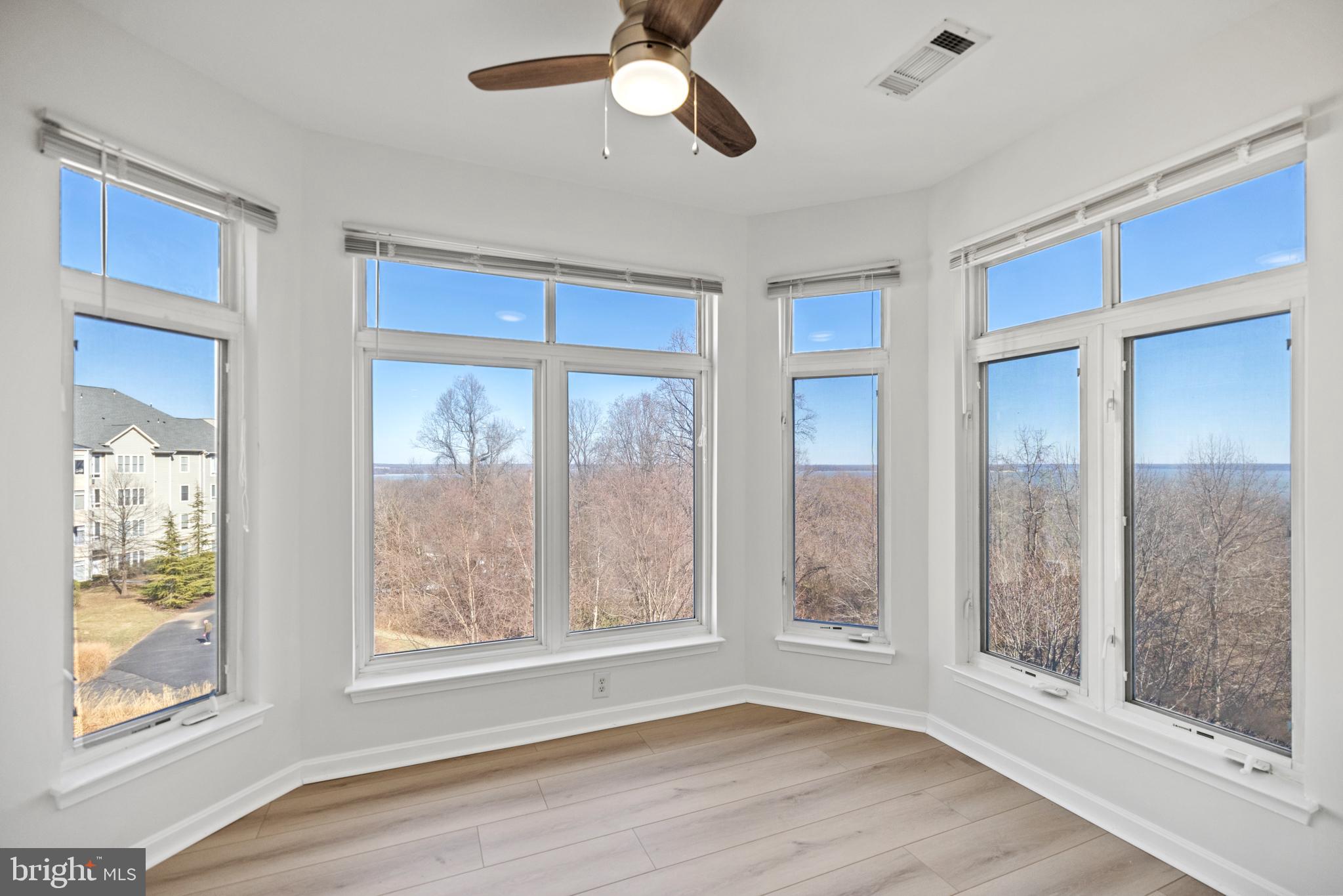 POTOMAC POINTE CONDOMINI - Residential