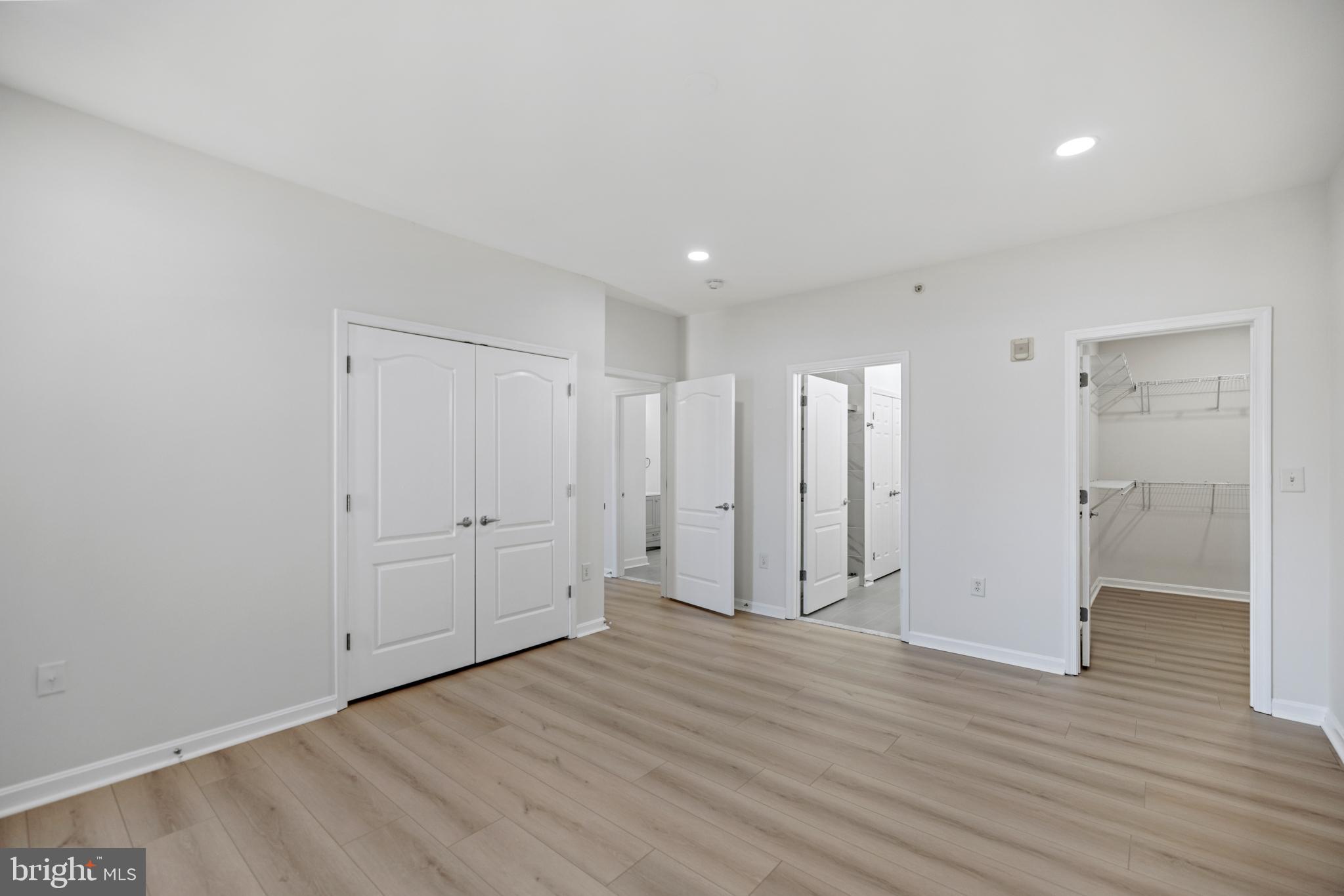 POTOMAC POINTE CONDOMINI - Residential