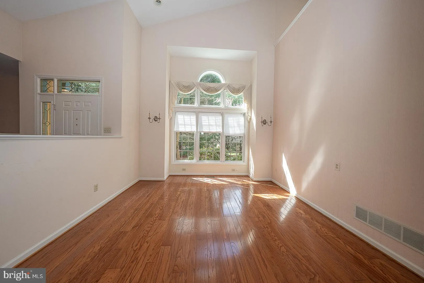 West Chester, Pennsylvania 19380, United States, 3 Bedrooms Bedrooms, ,3 BathroomsBathrooms,Residential,Pending,106007