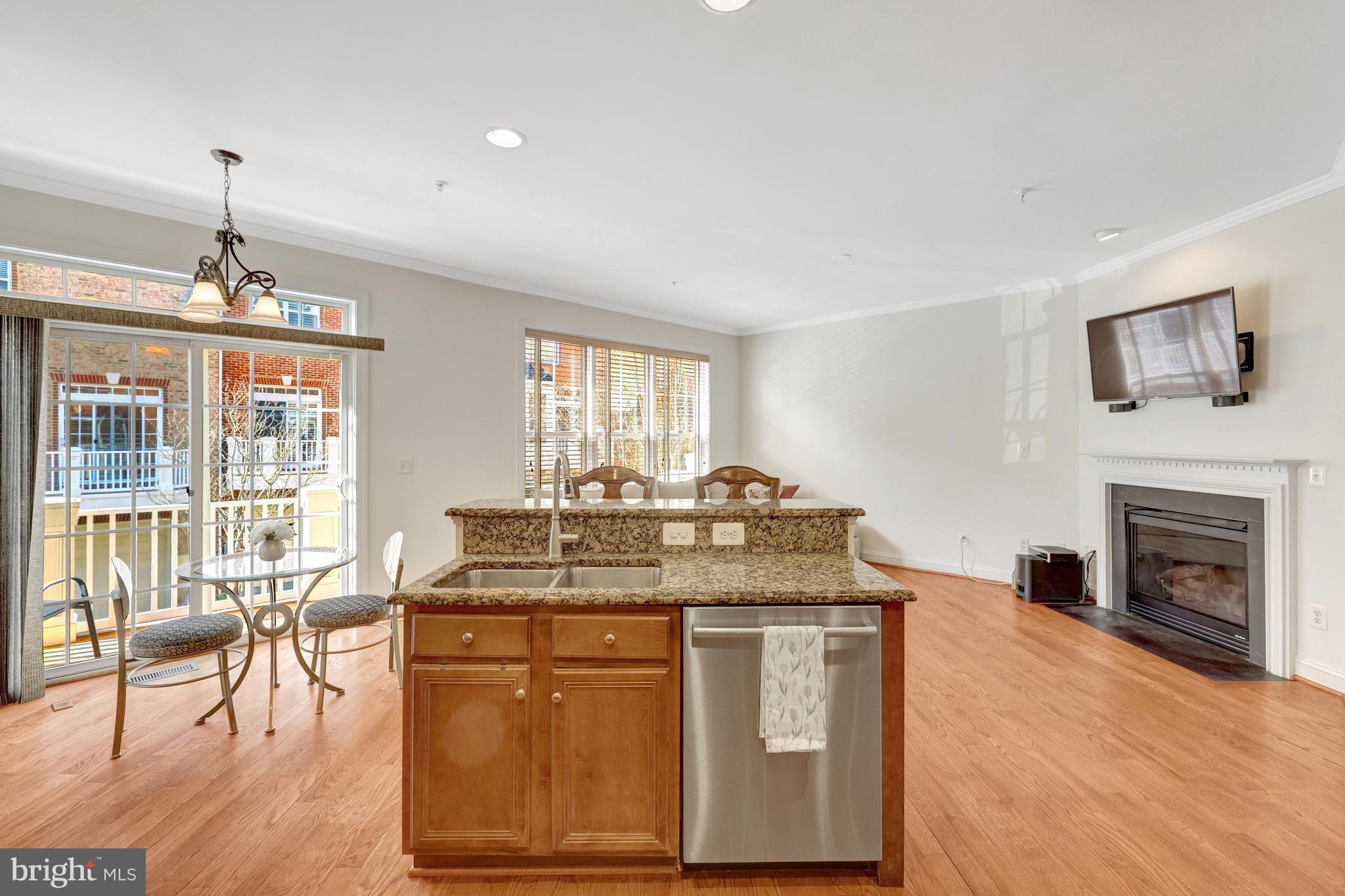 FORTNIGHTLY SQUARE - Residential