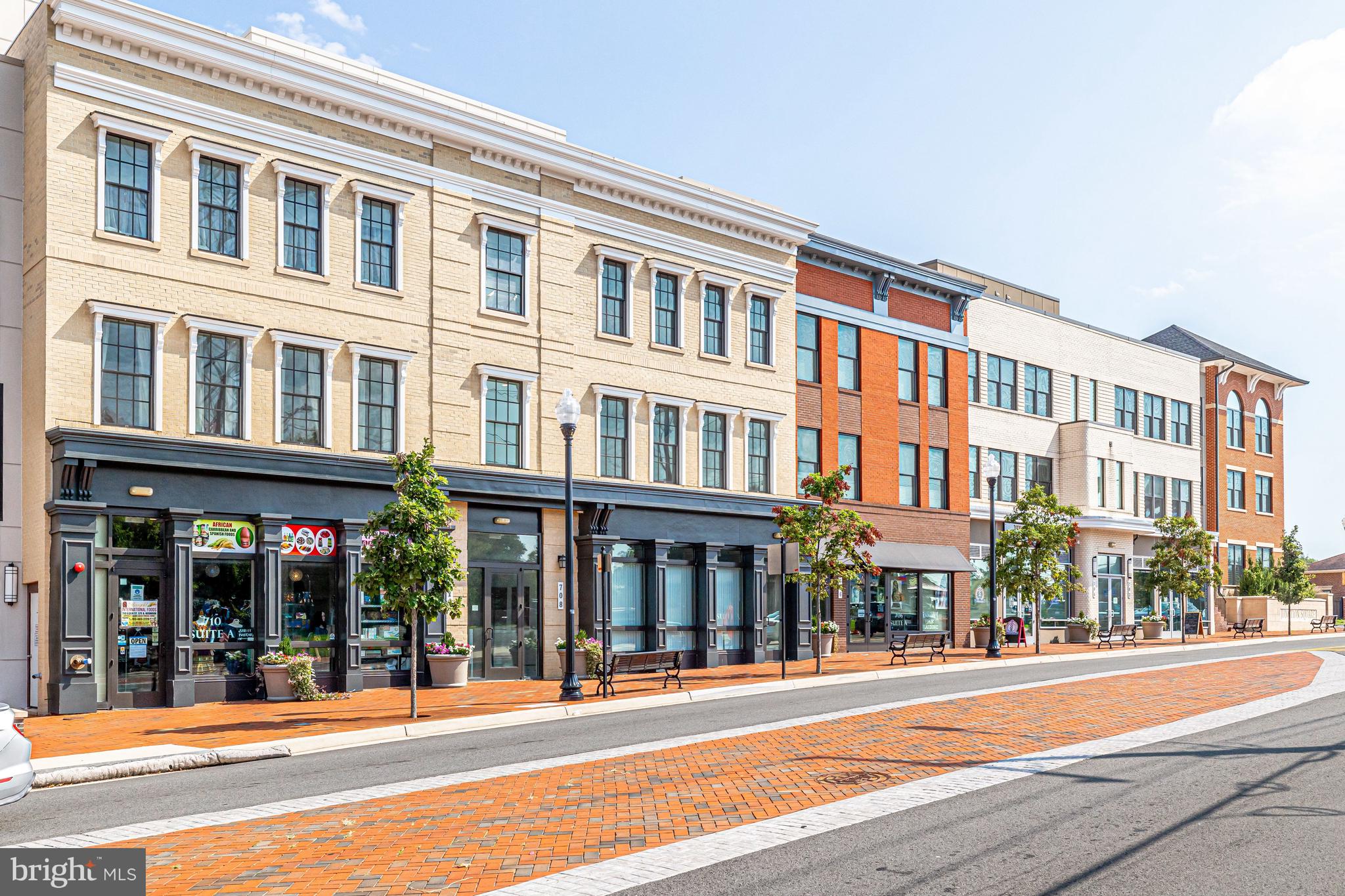 FORTNIGHTLY SQUARE - Residential