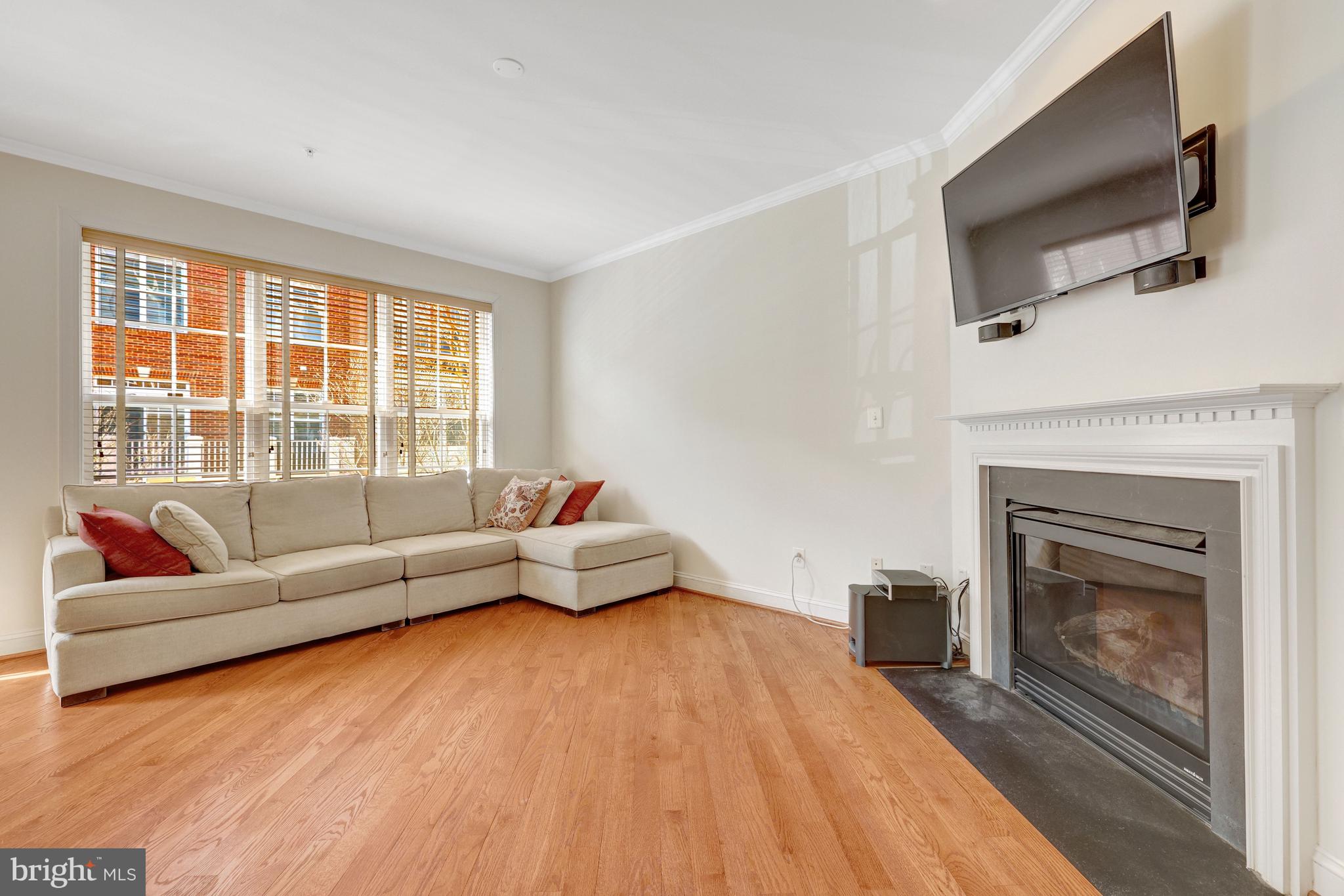 FORTNIGHTLY SQUARE - Residential