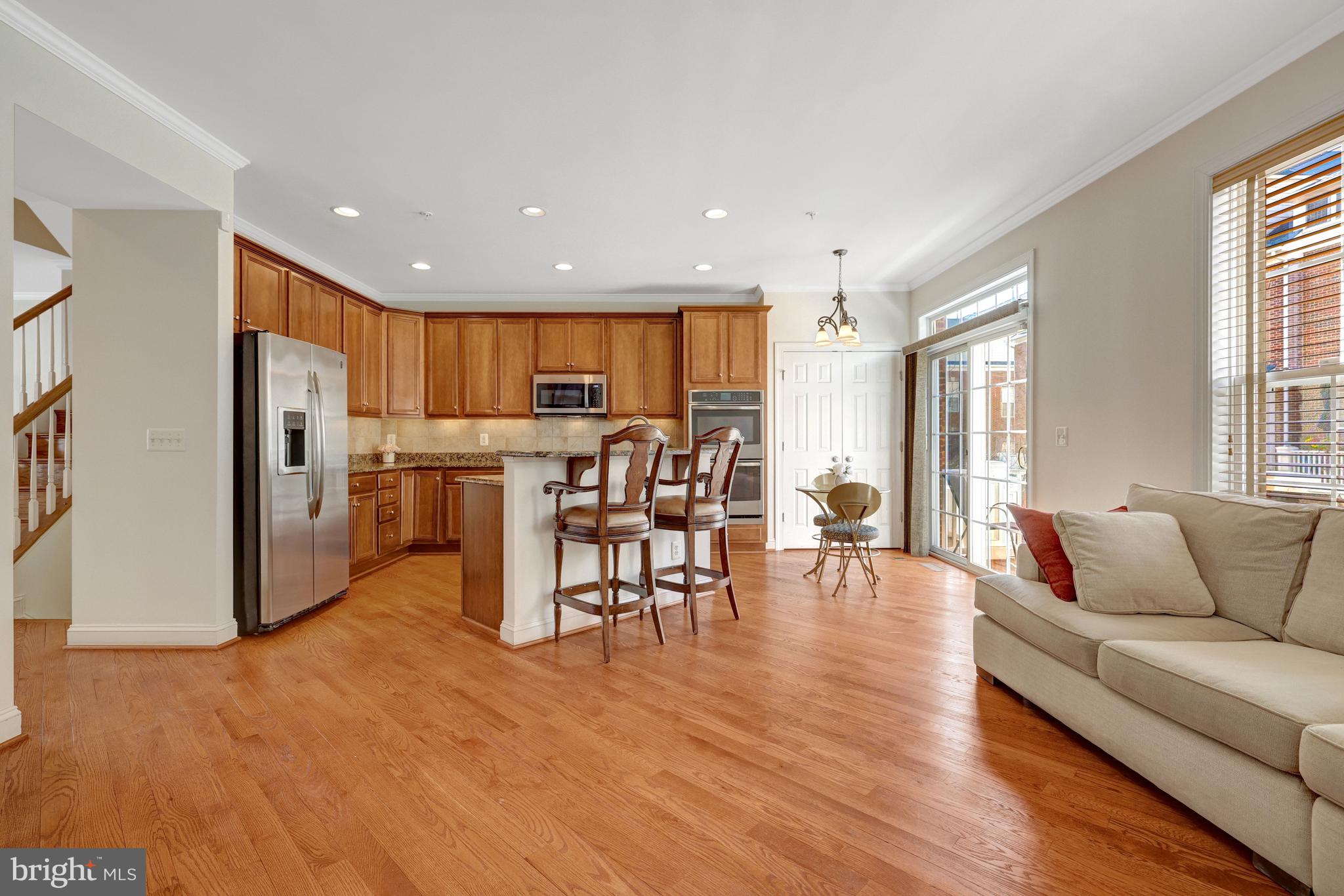 FORTNIGHTLY SQUARE - Residential