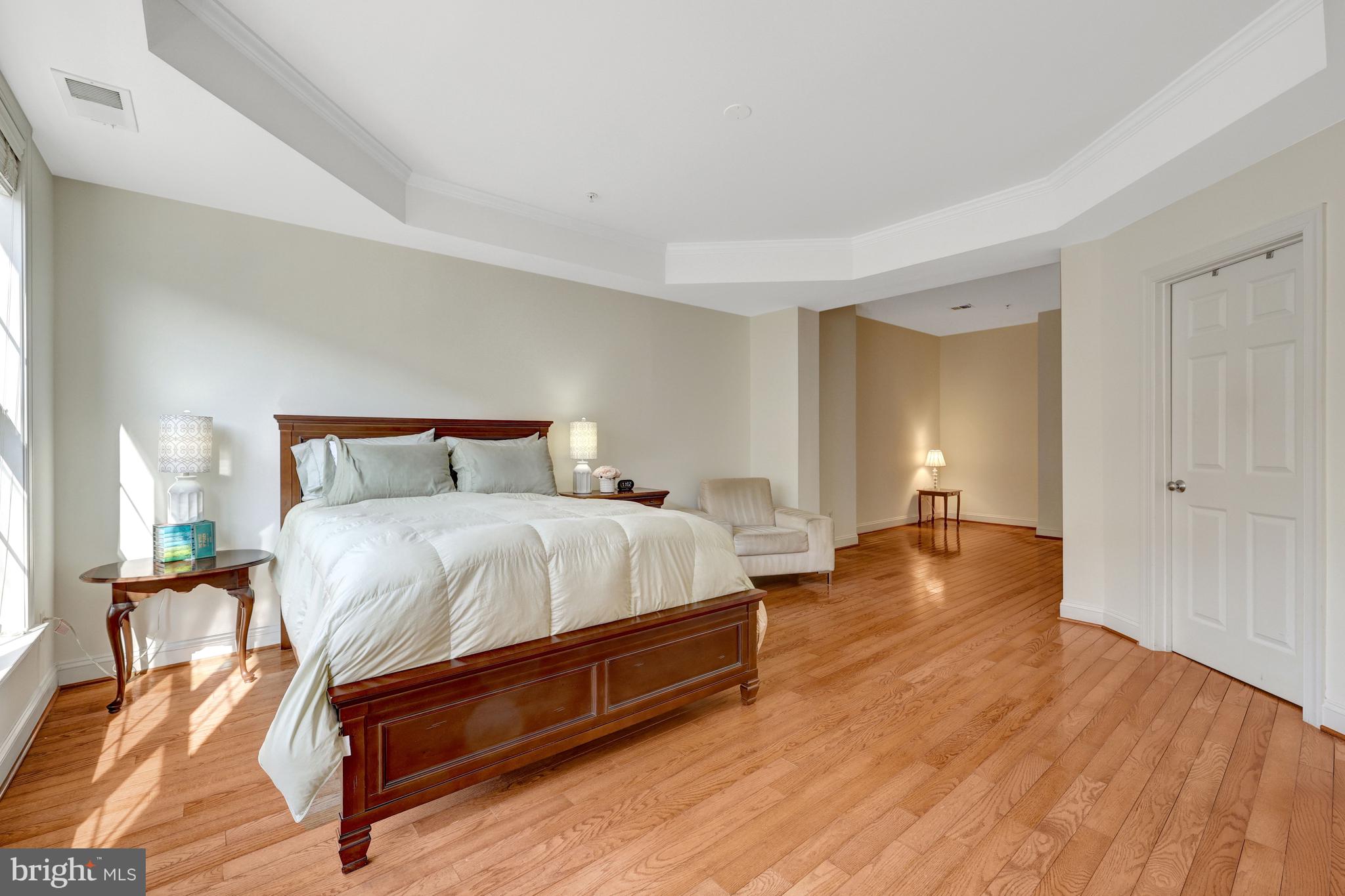 FORTNIGHTLY SQUARE - Residential