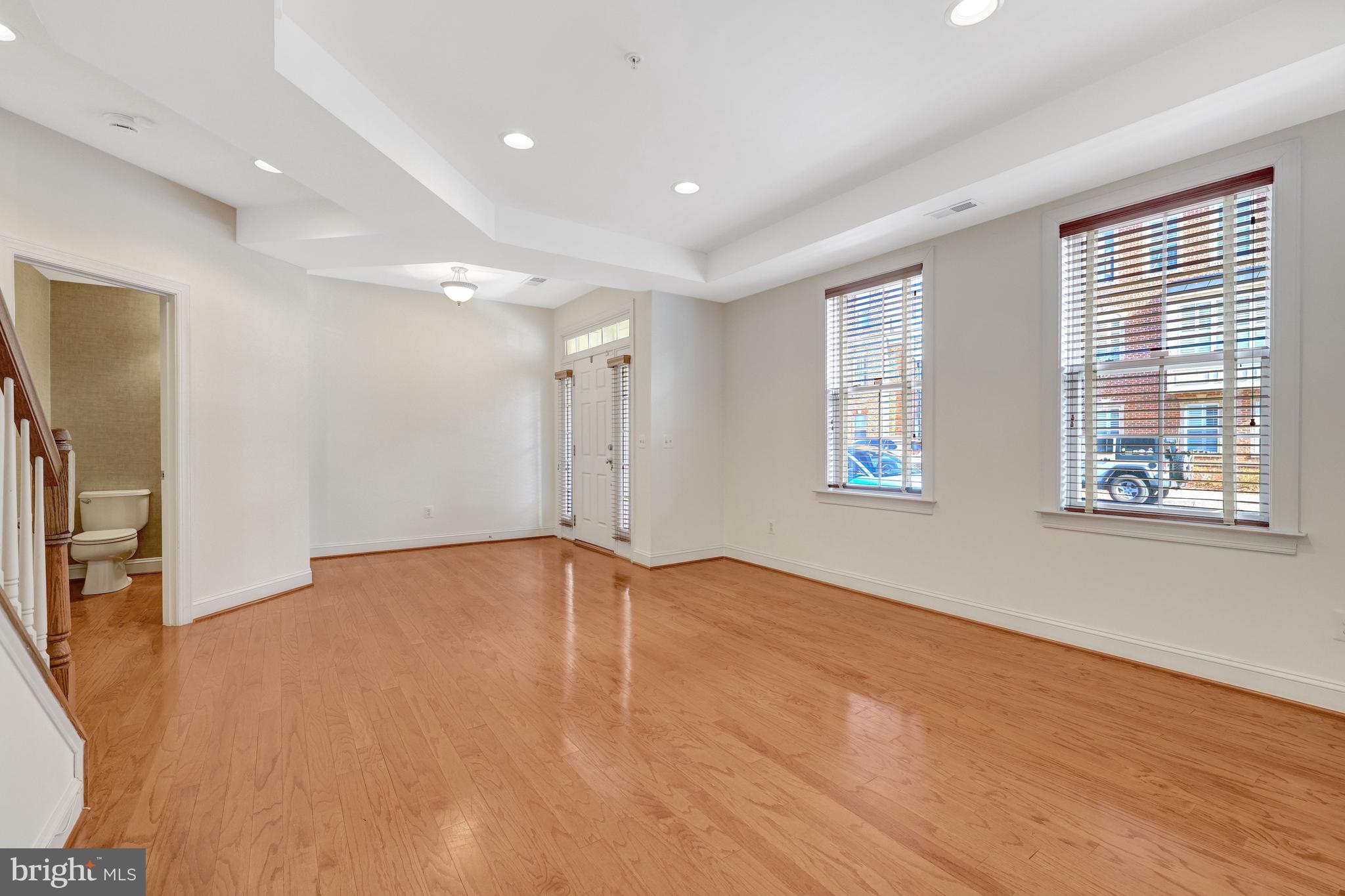 FORTNIGHTLY SQUARE - Residential