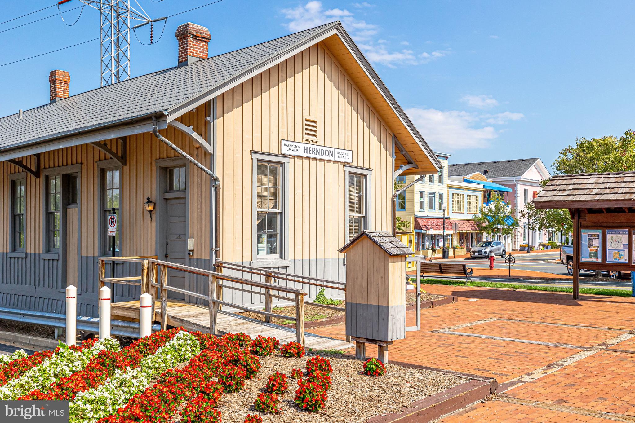 FORTNIGHTLY SQUARE - Residential