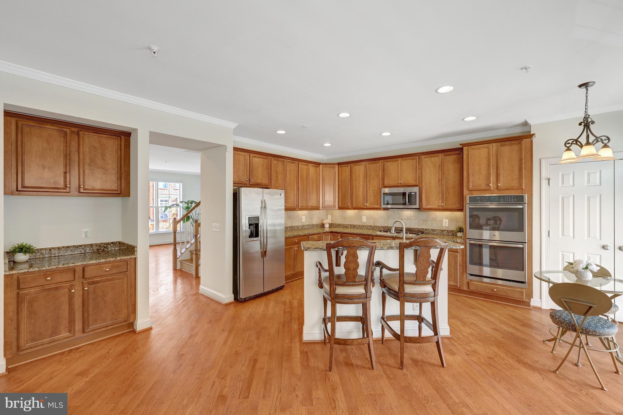 FORTNIGHTLY SQUARE - Residential