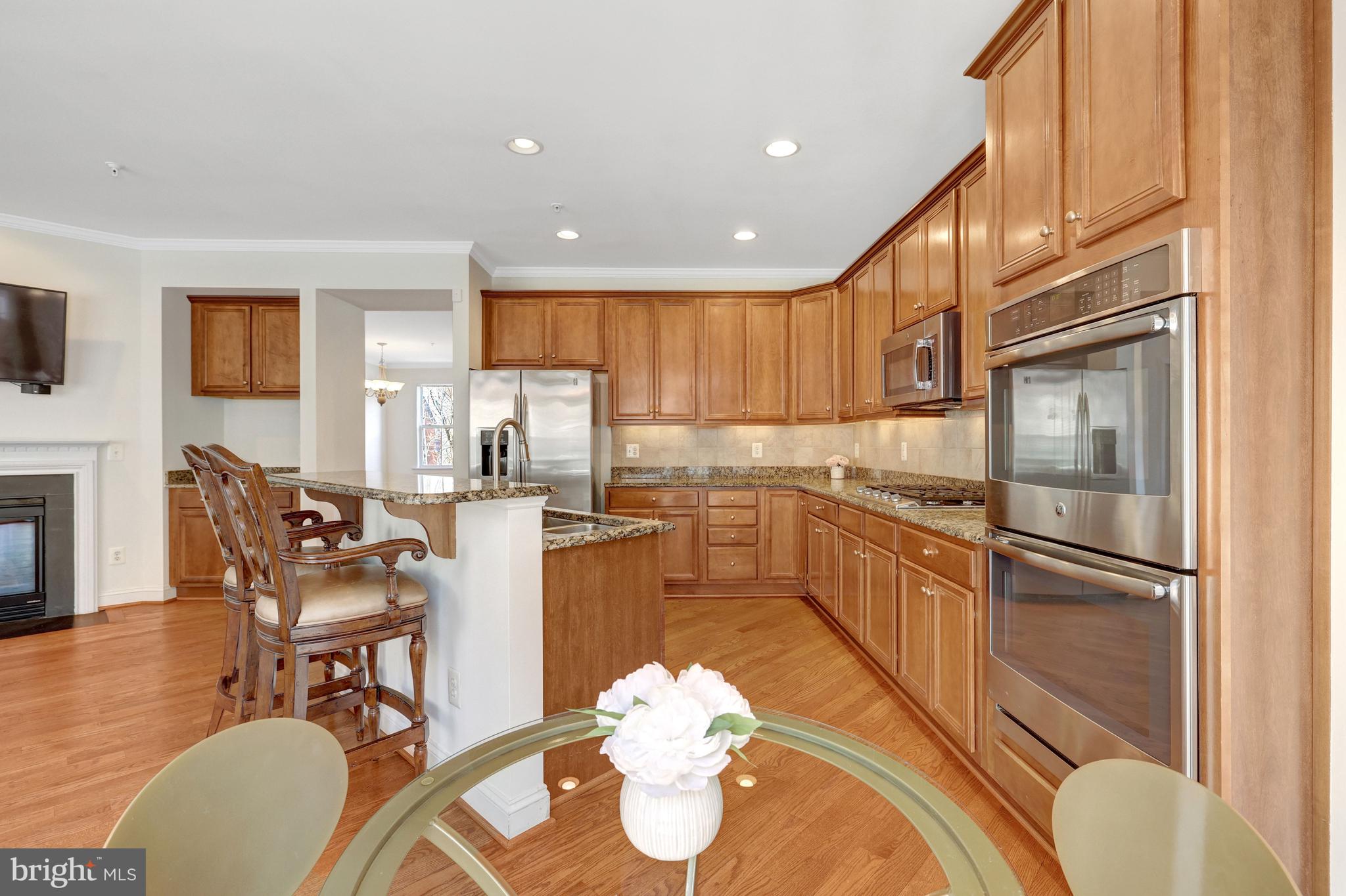 FORTNIGHTLY SQUARE - Residential