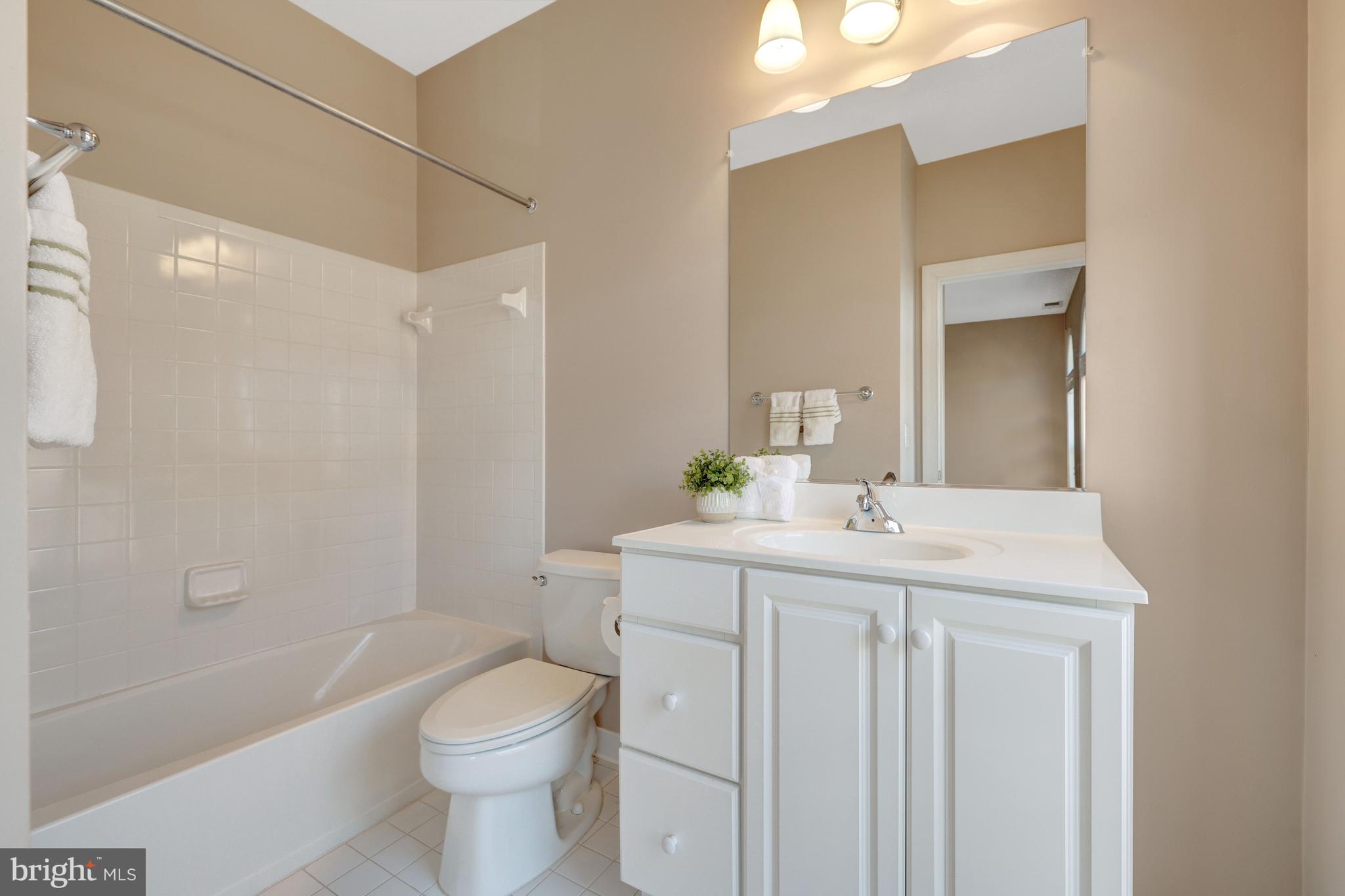 FORTNIGHTLY SQUARE - Residential