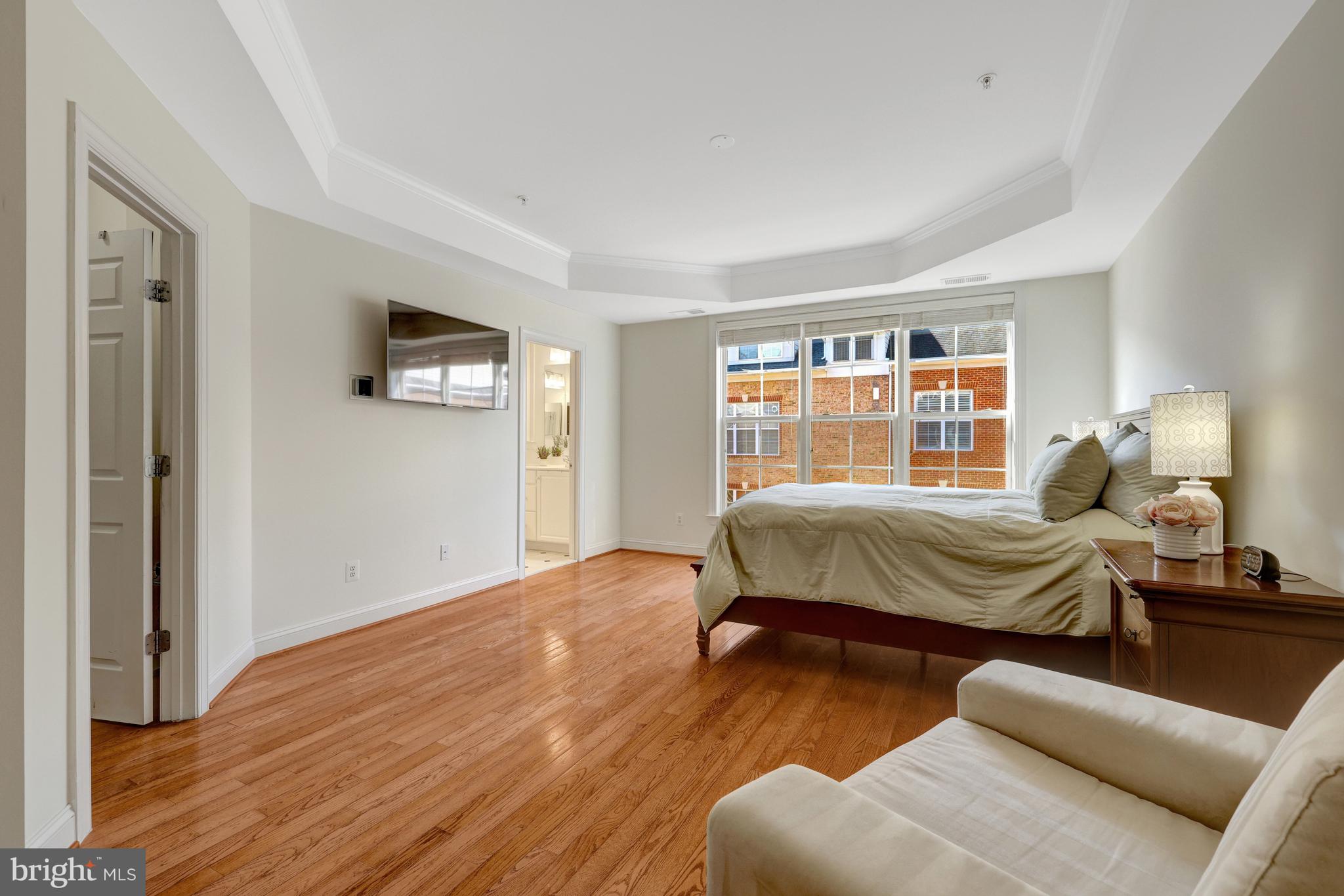 FORTNIGHTLY SQUARE - Residential