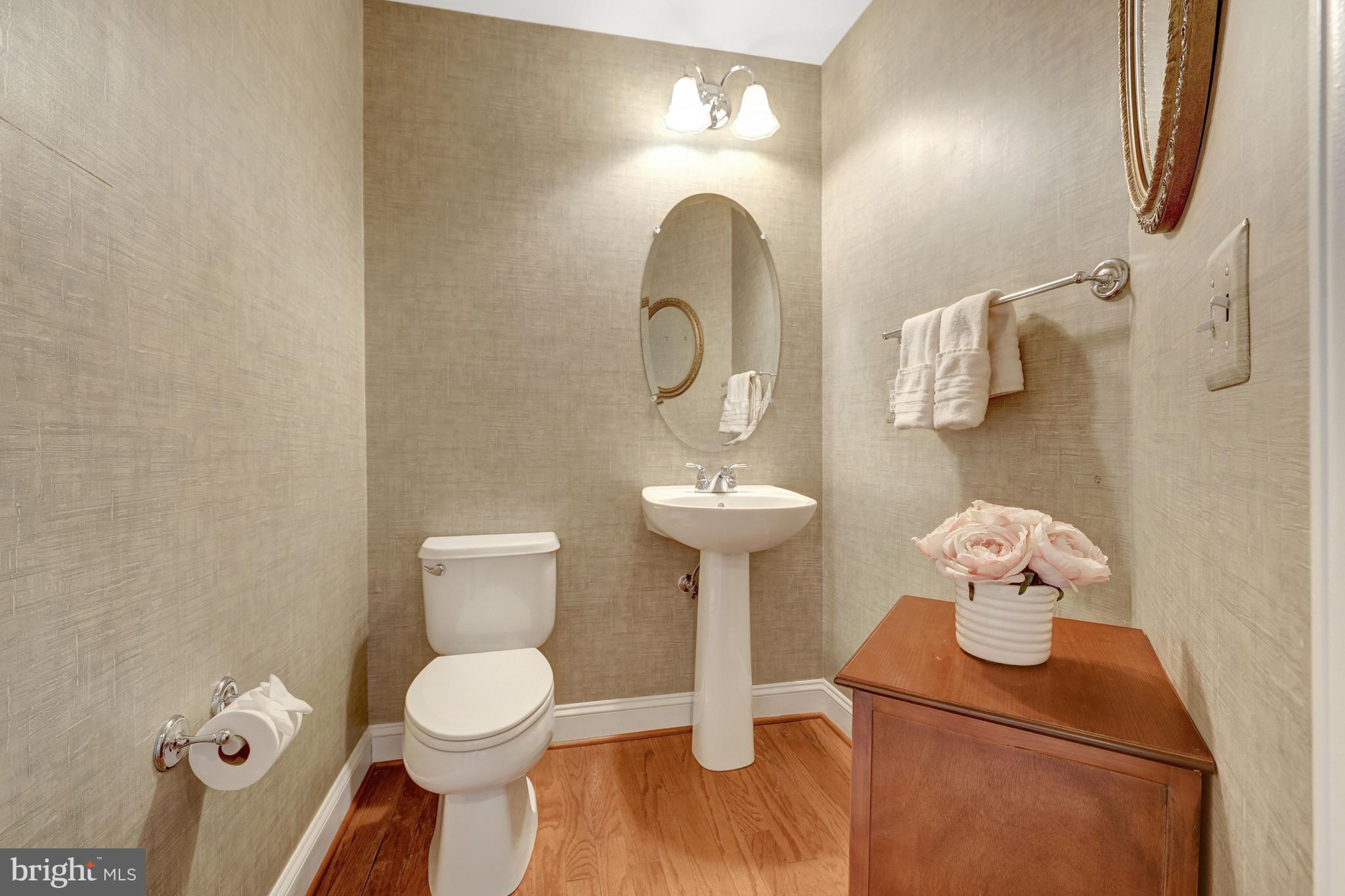 FORTNIGHTLY SQUARE - Residential