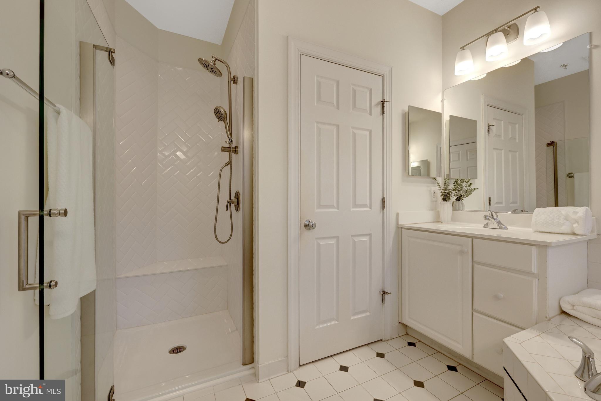 FORTNIGHTLY SQUARE - Residential