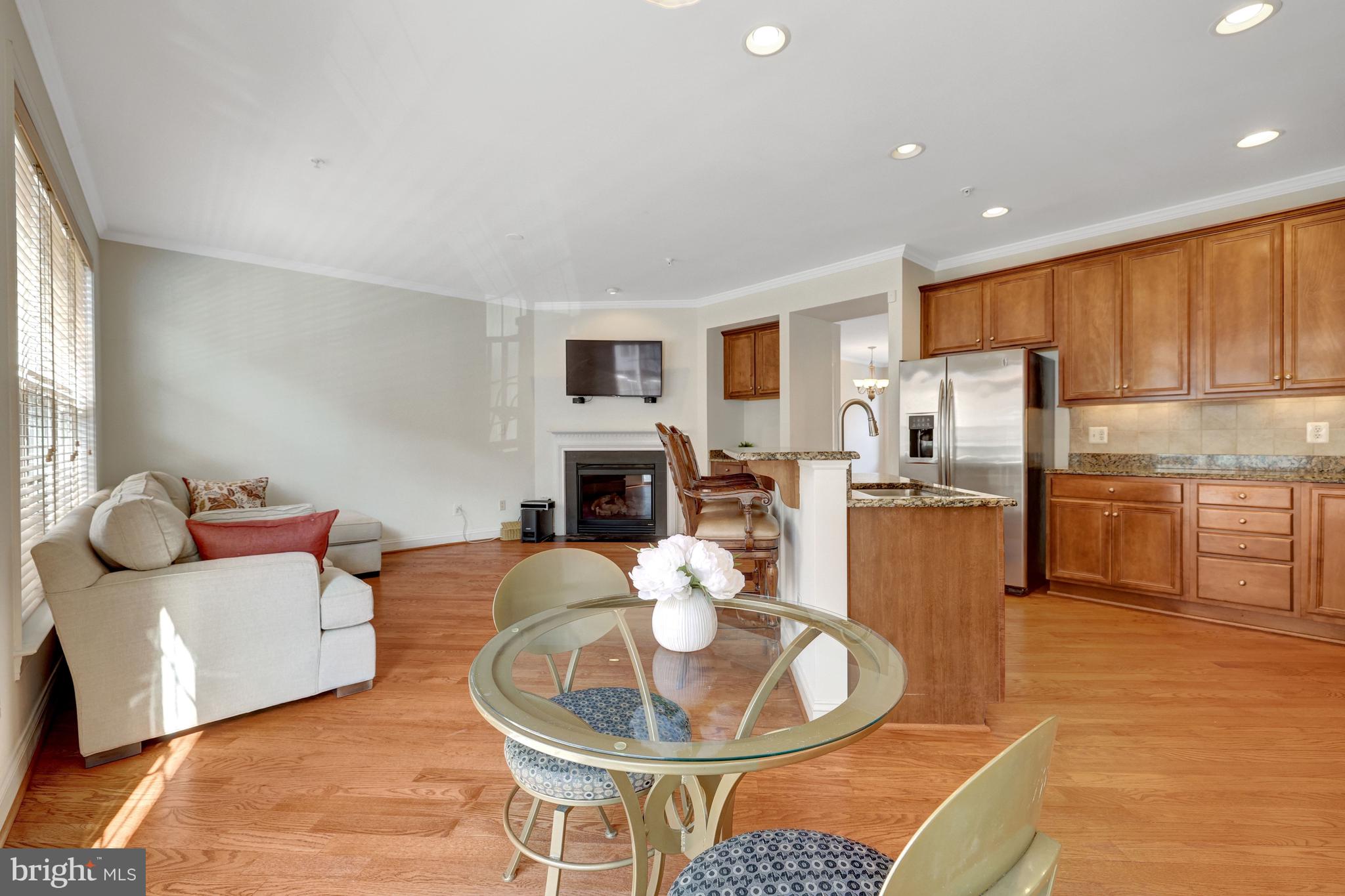 FORTNIGHTLY SQUARE - Residential