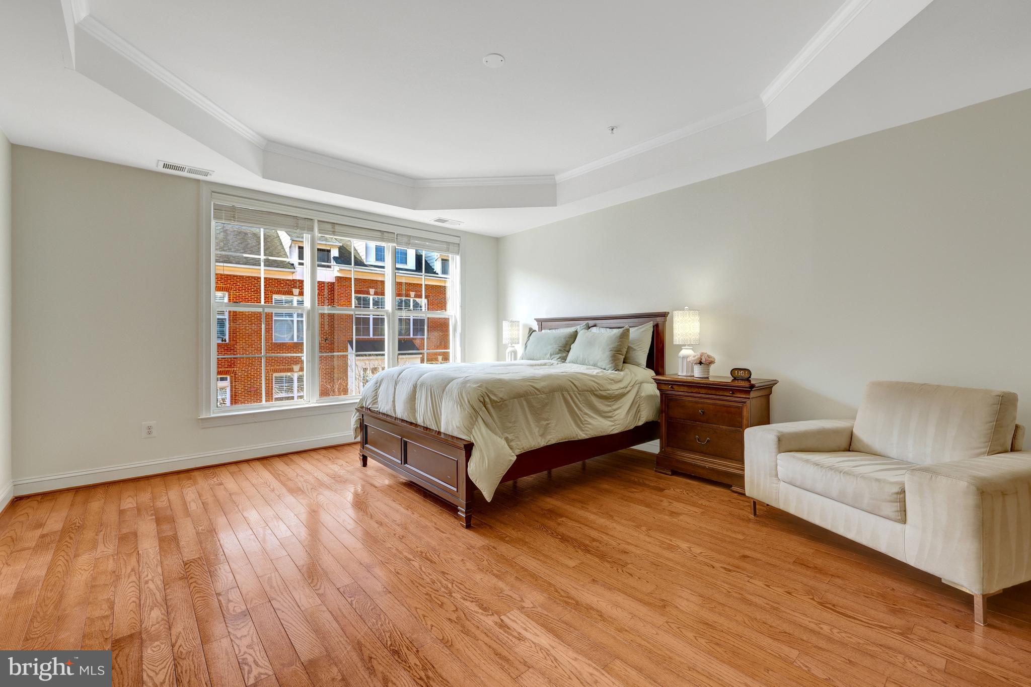 FORTNIGHTLY SQUARE - Residential