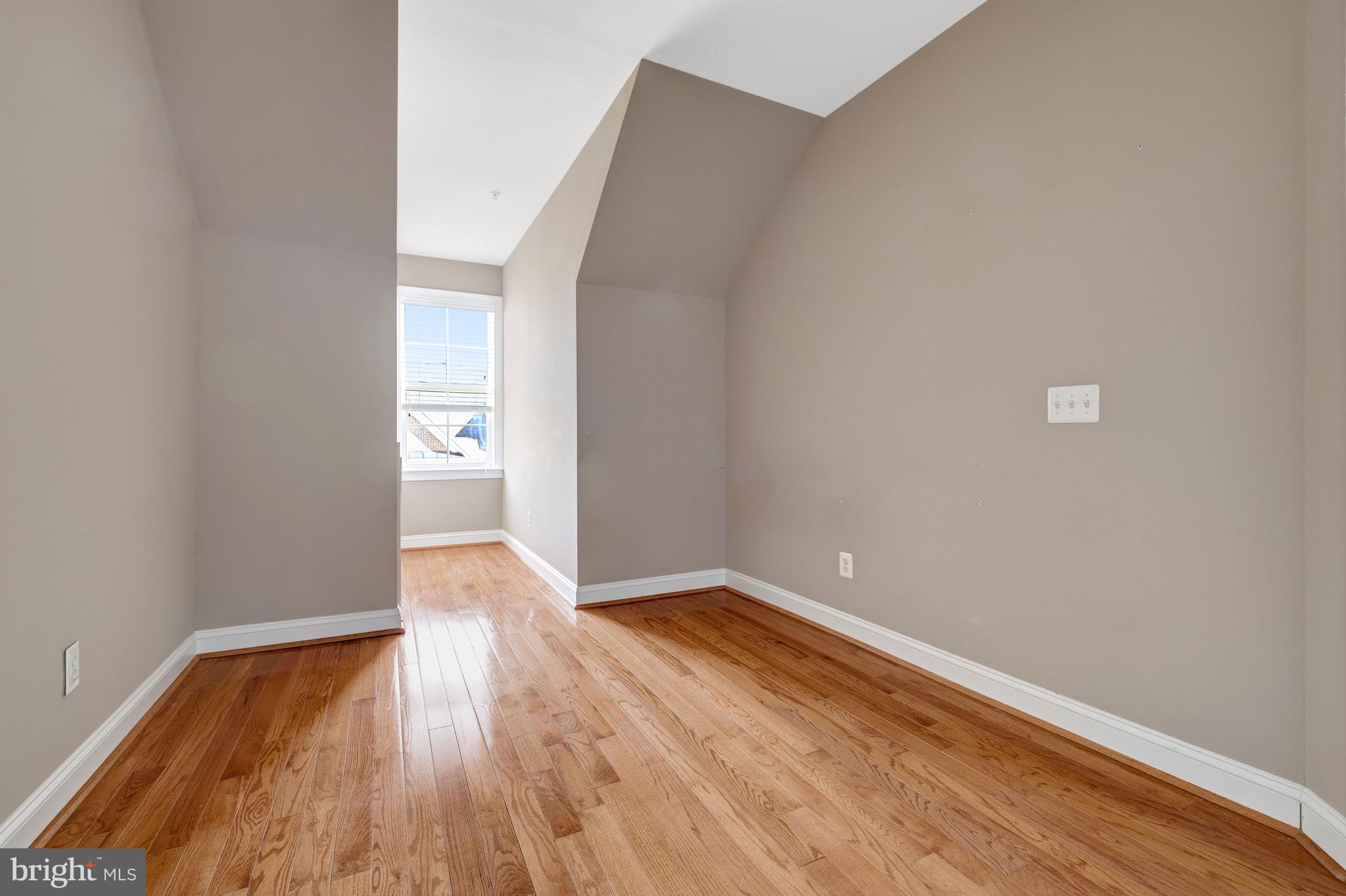 FORTNIGHTLY SQUARE - Residential